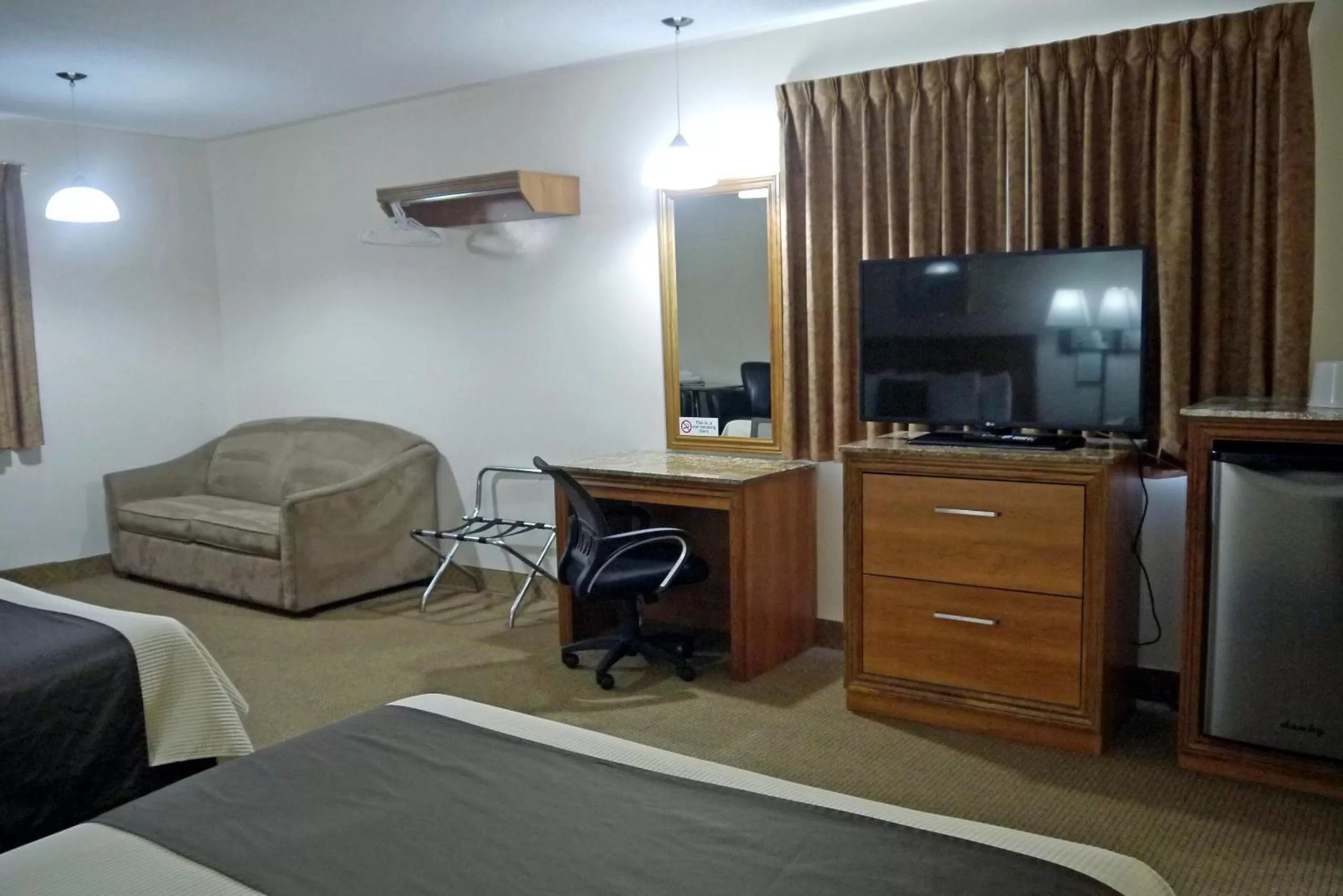 TV and multimedia, Bed in Newmarket Inn