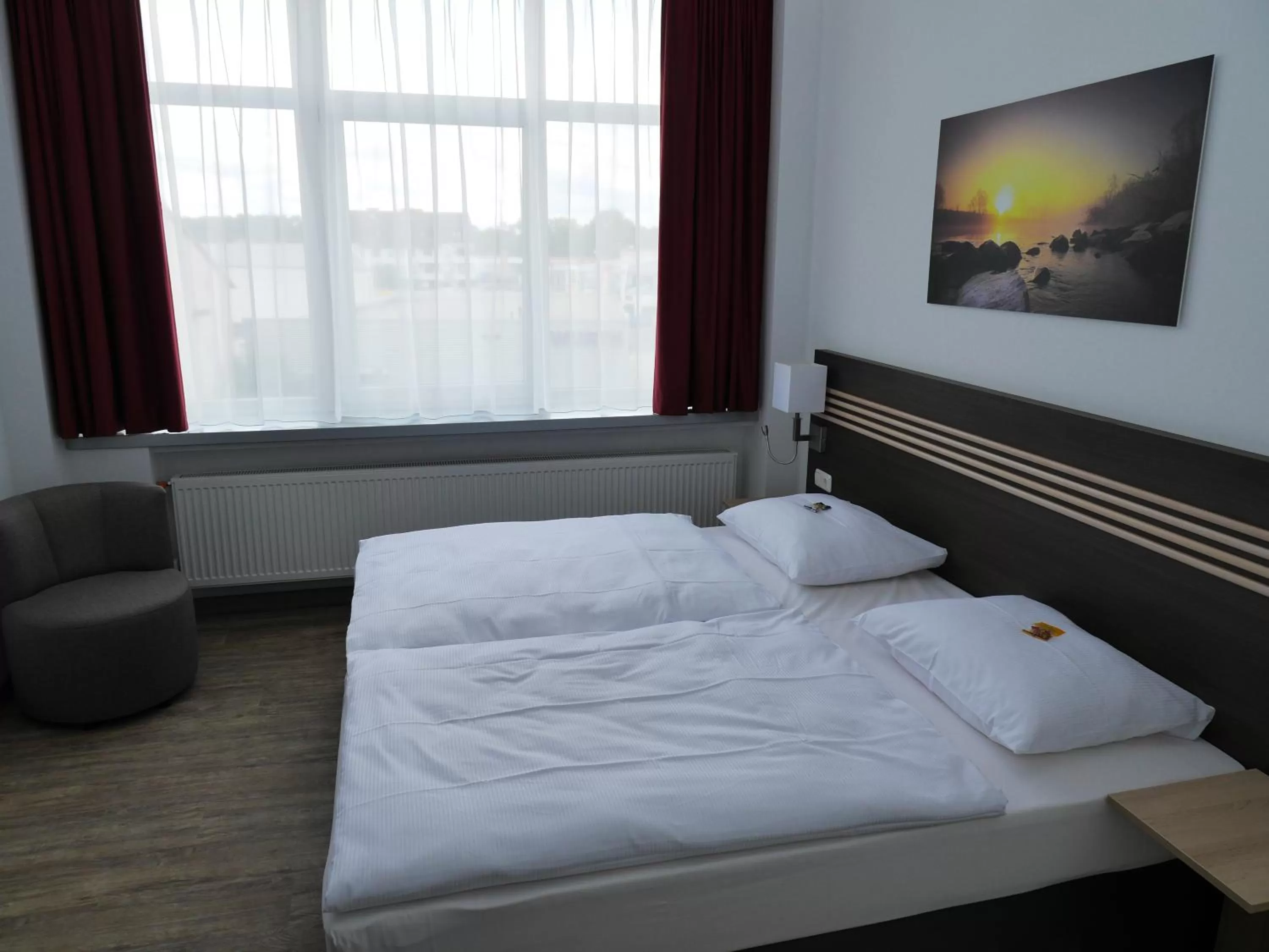 Bed in Ruhr Inn Hotel