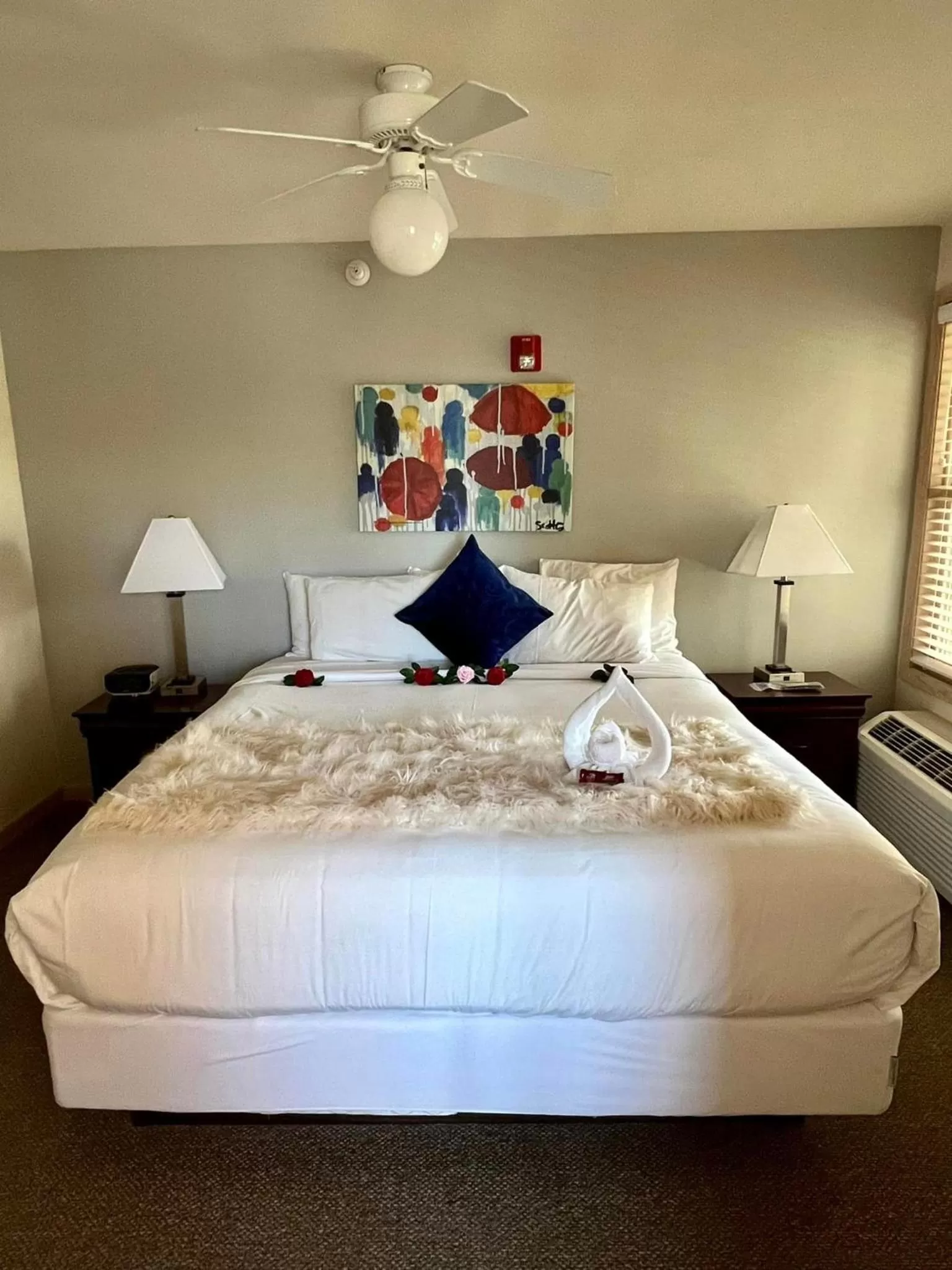 Bed in Mill Creek Hotel