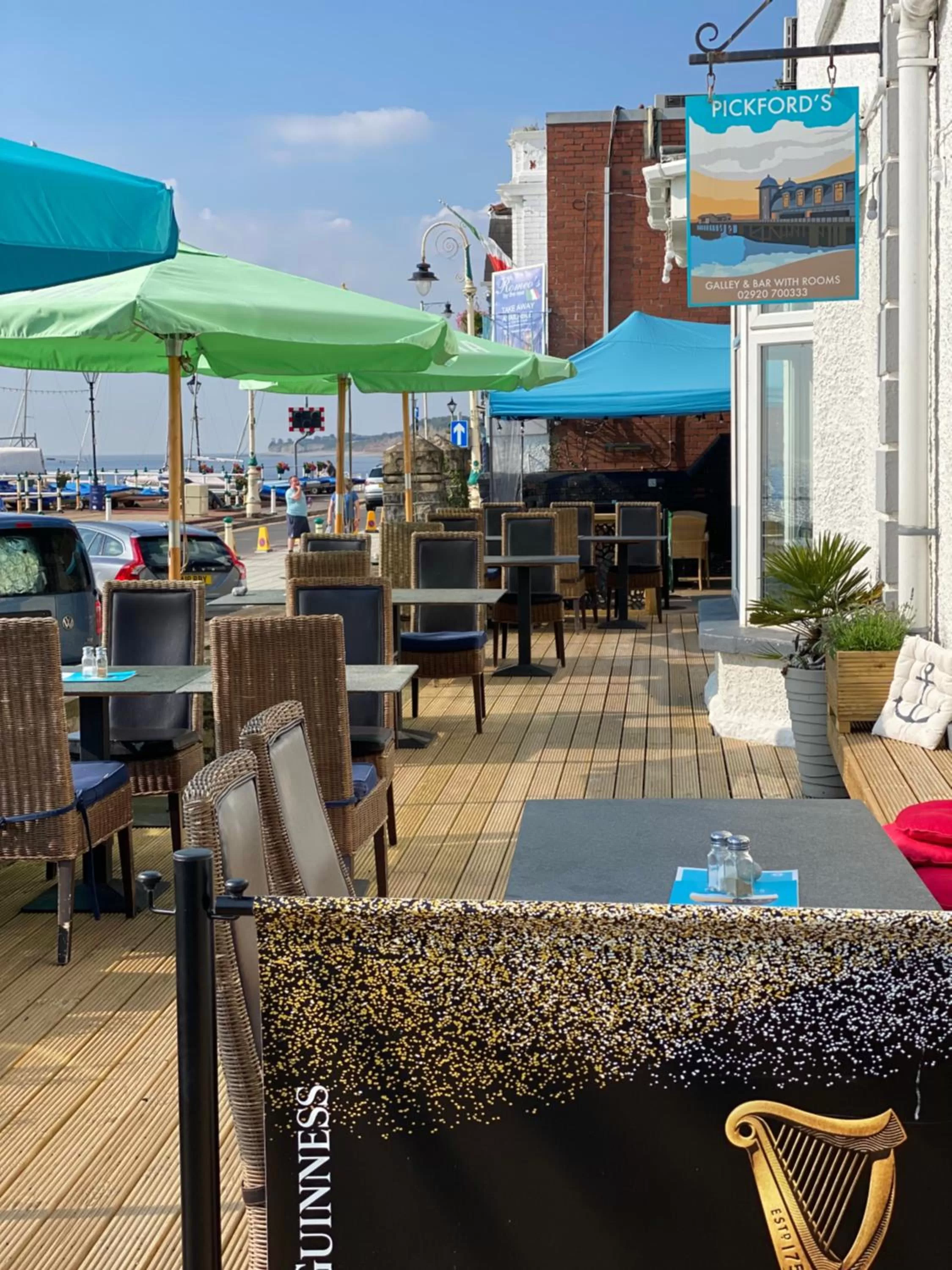 Restaurant/Places to Eat in Pickfords Hotel