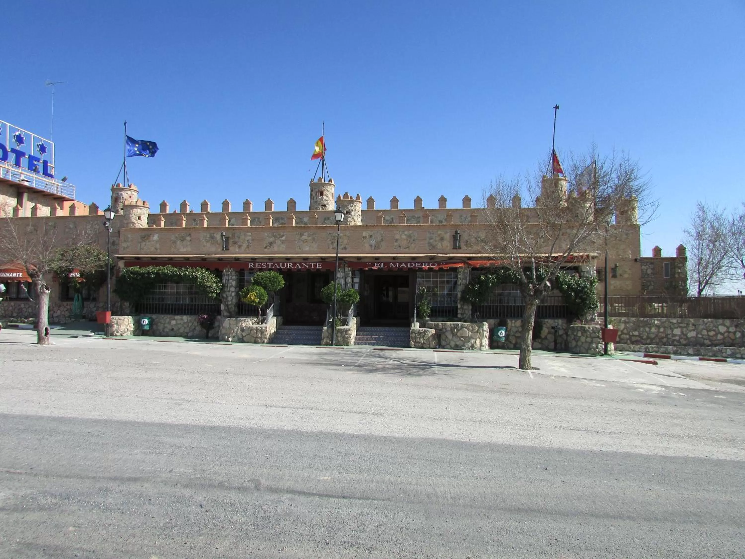 Property building in Hotel Real Castillo