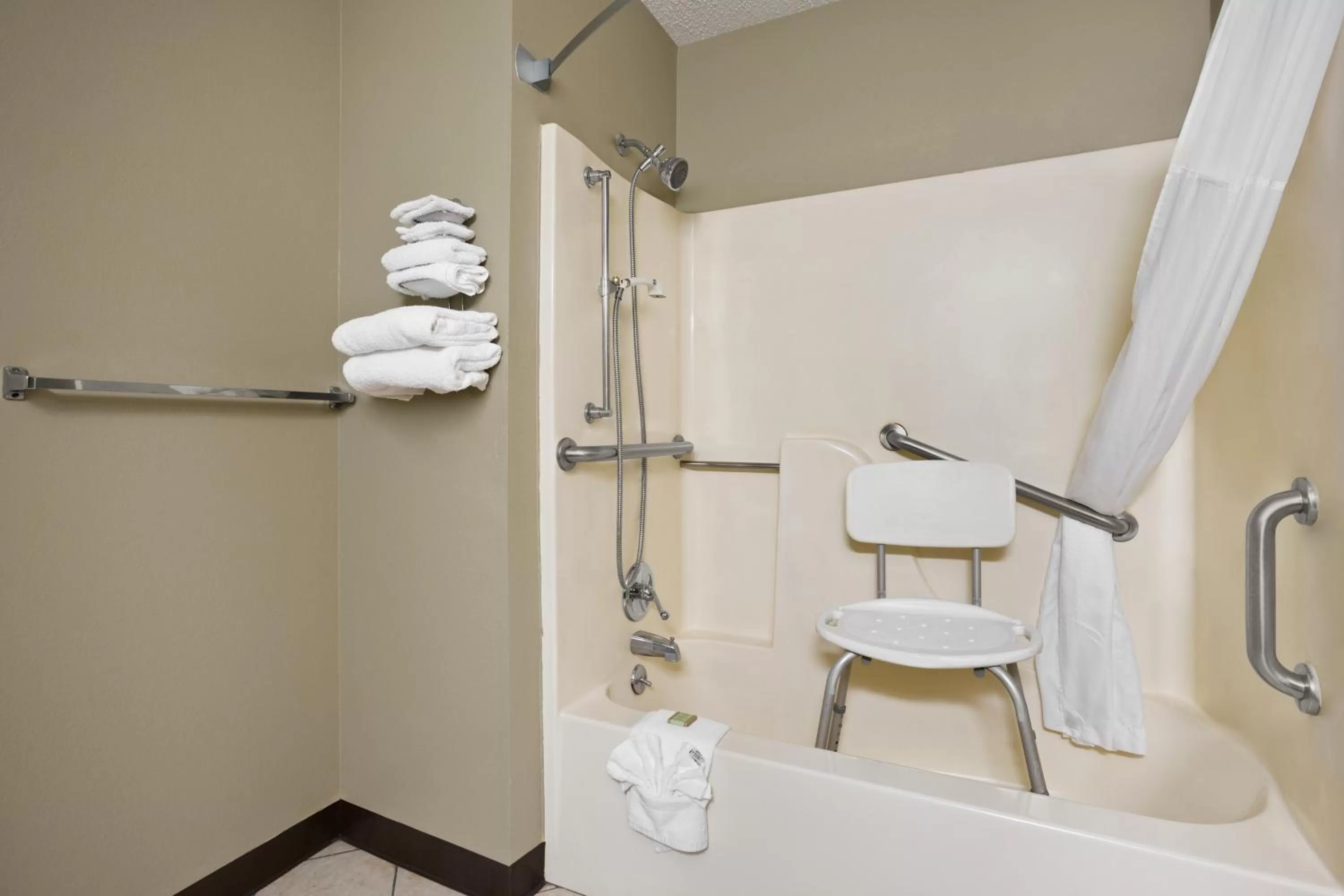 Bathroom in Super 8 by Wyndham Russellville