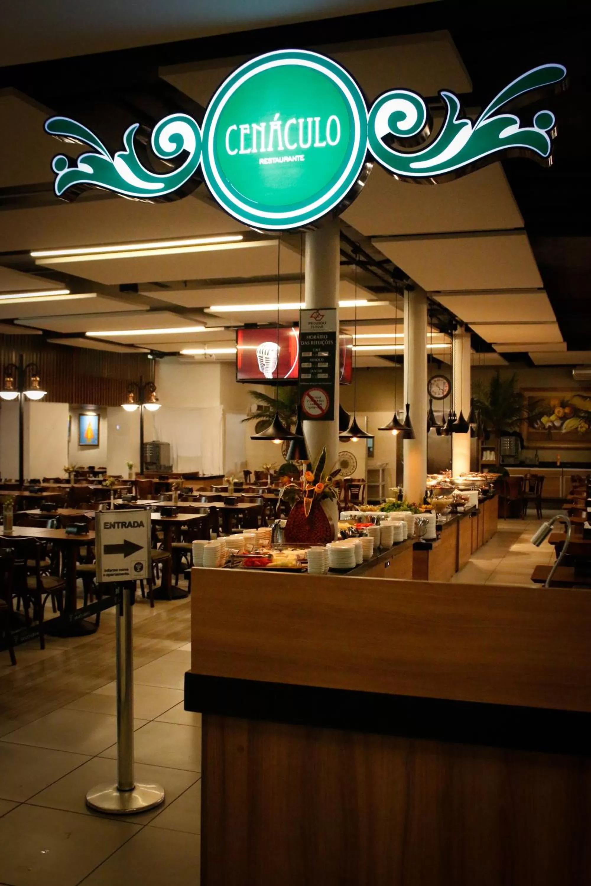 Restaurant/places to eat in Hotel Santo Graal