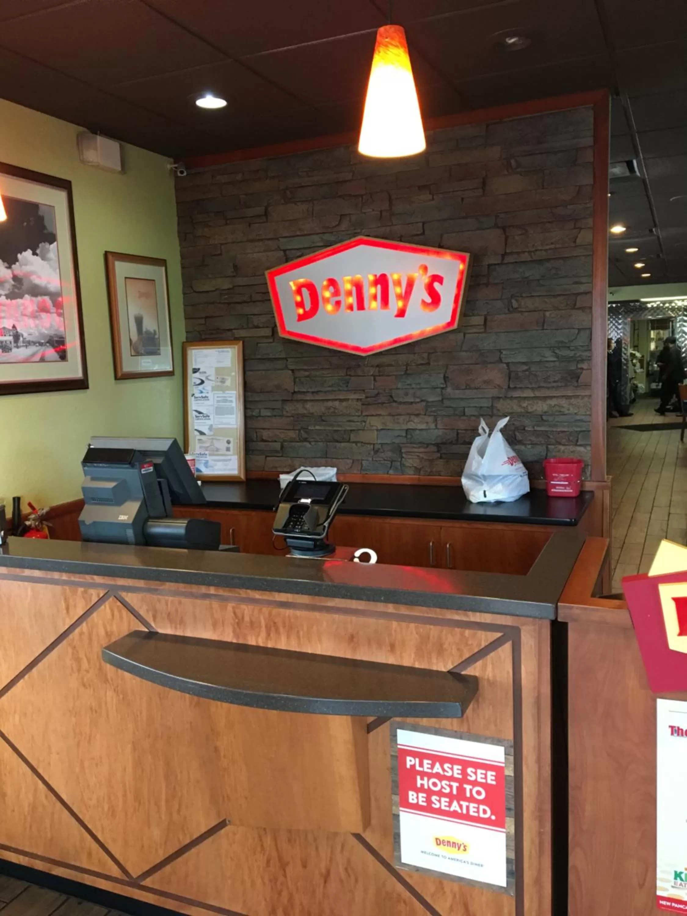 Restaurant/places to eat in Days Inn by Wyndham Madison