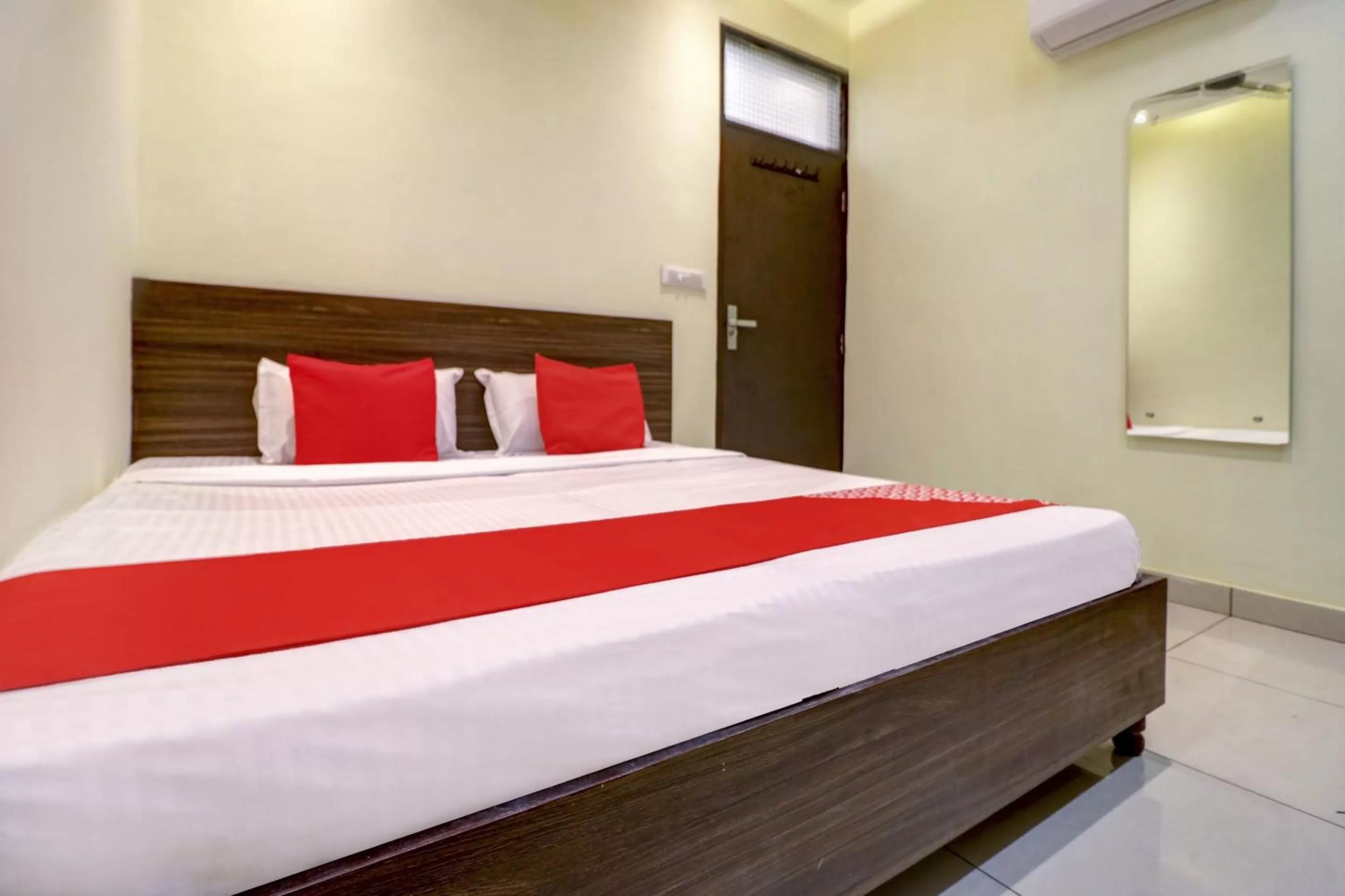 Bedroom, Bed in OYO Flagship 77562 Hotel Kabir