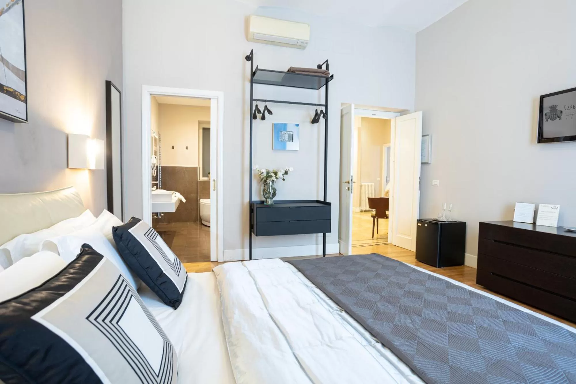 Bed in Cardilli Luxury Rooms