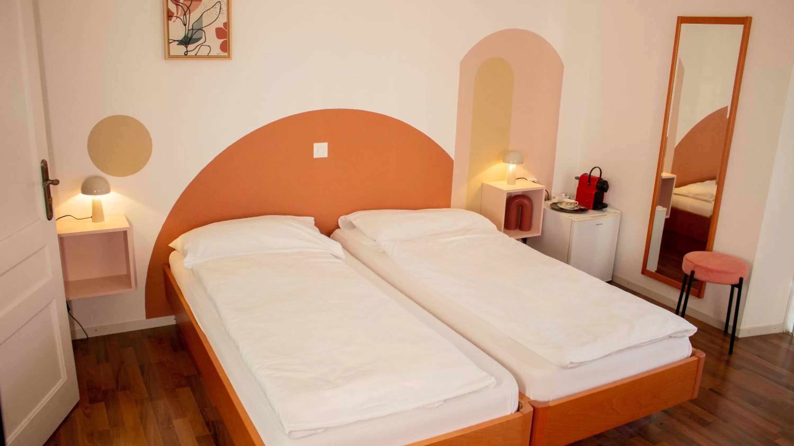 Bed in Easy Stay by Hotel La Perla
