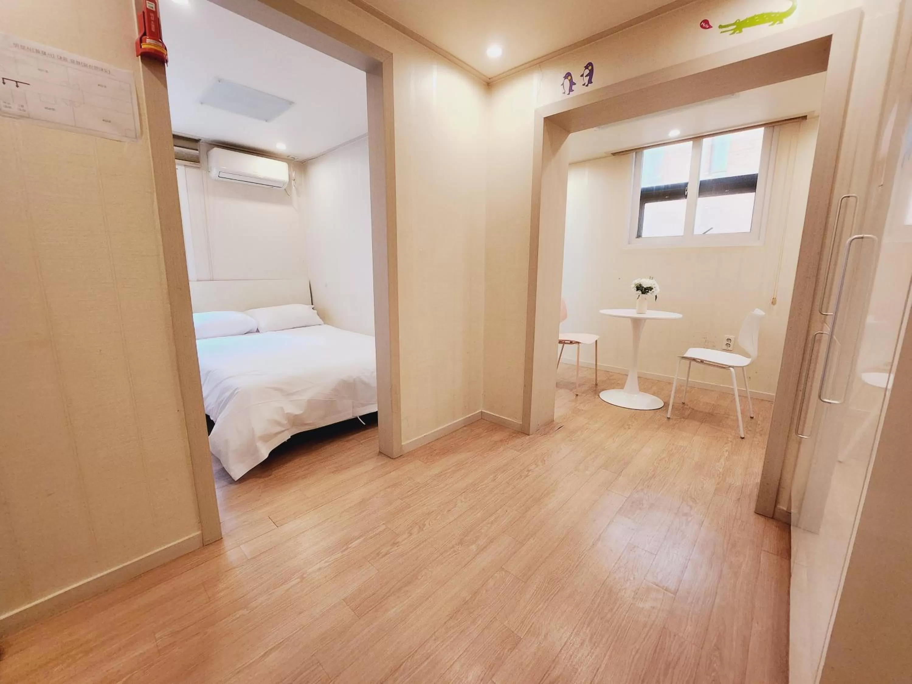 Bed, Bathroom in Olive hostel R(Residence)