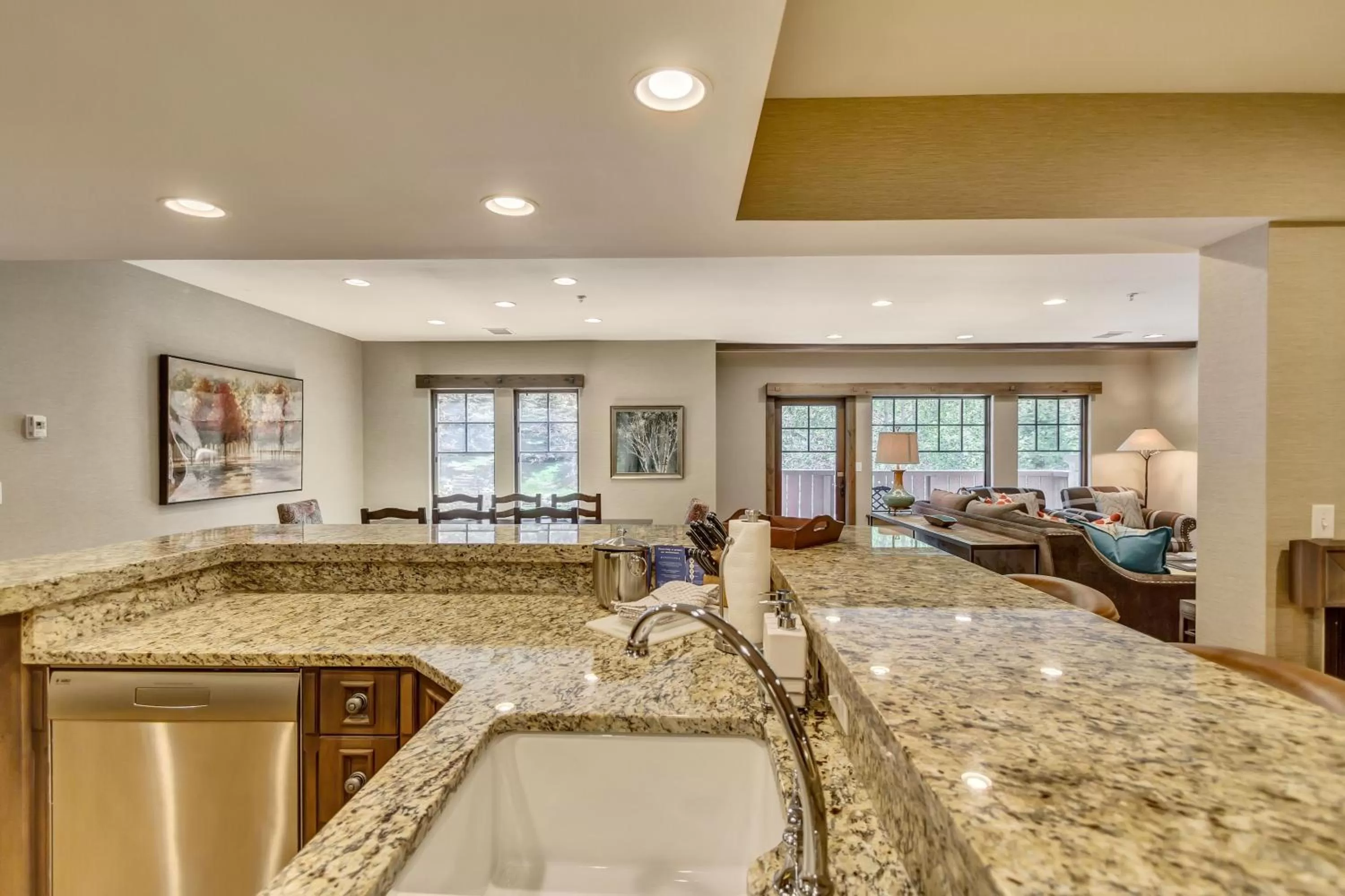 Kitchen or kitchenette in The Chateaux Deer Valley