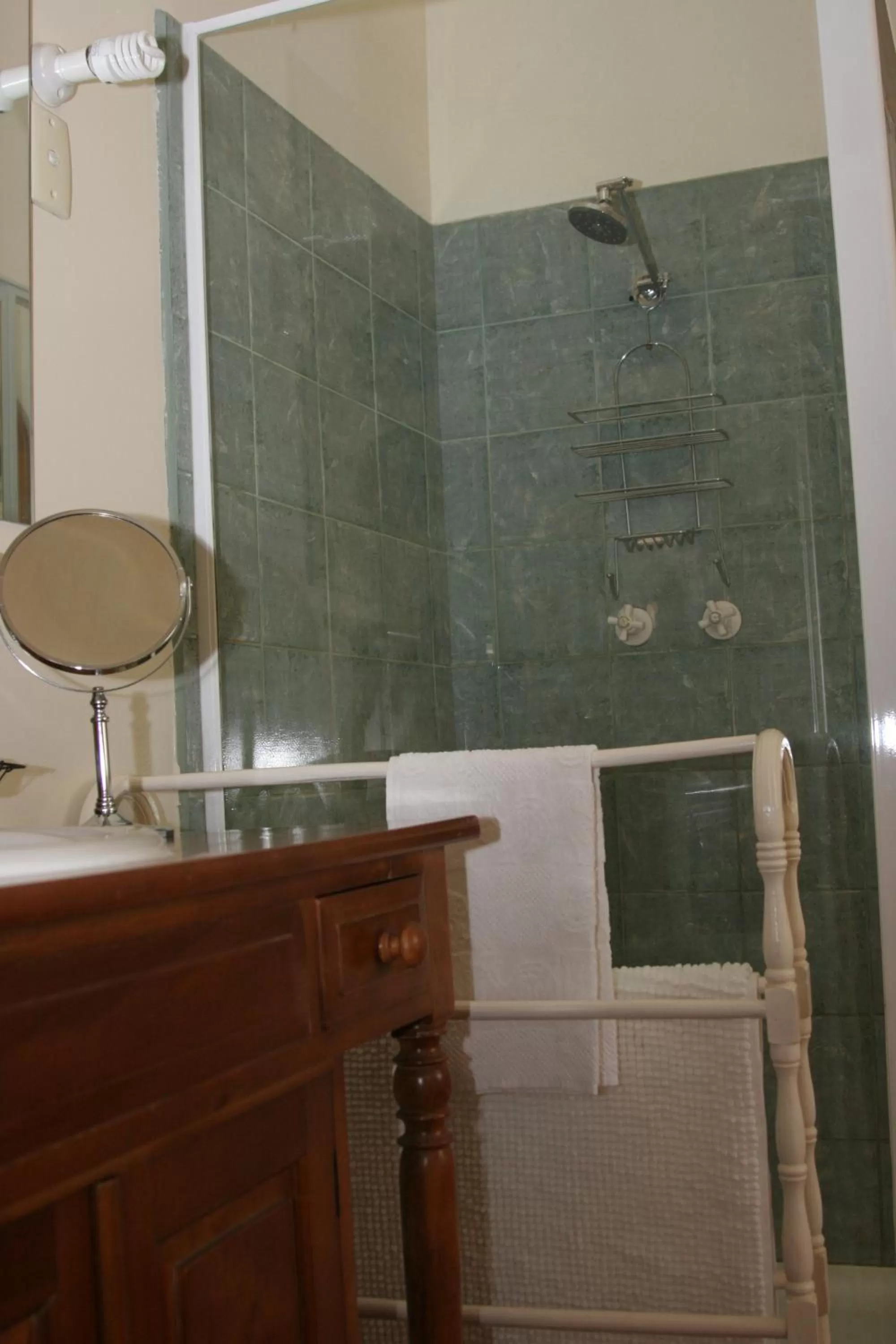 Shower, Bathroom in Belgrave Hideaway