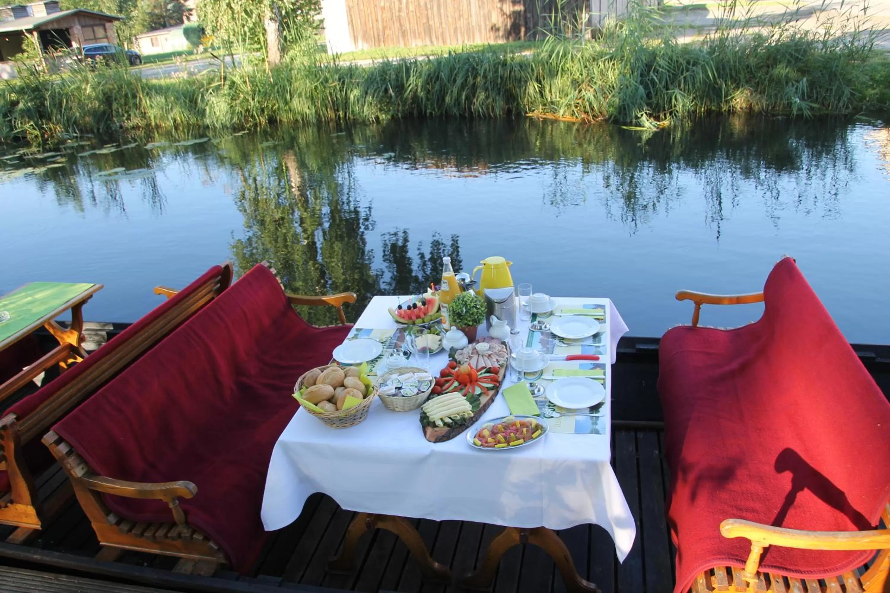 Spring, Lake View in Hotel Zum Goldenen Löwen