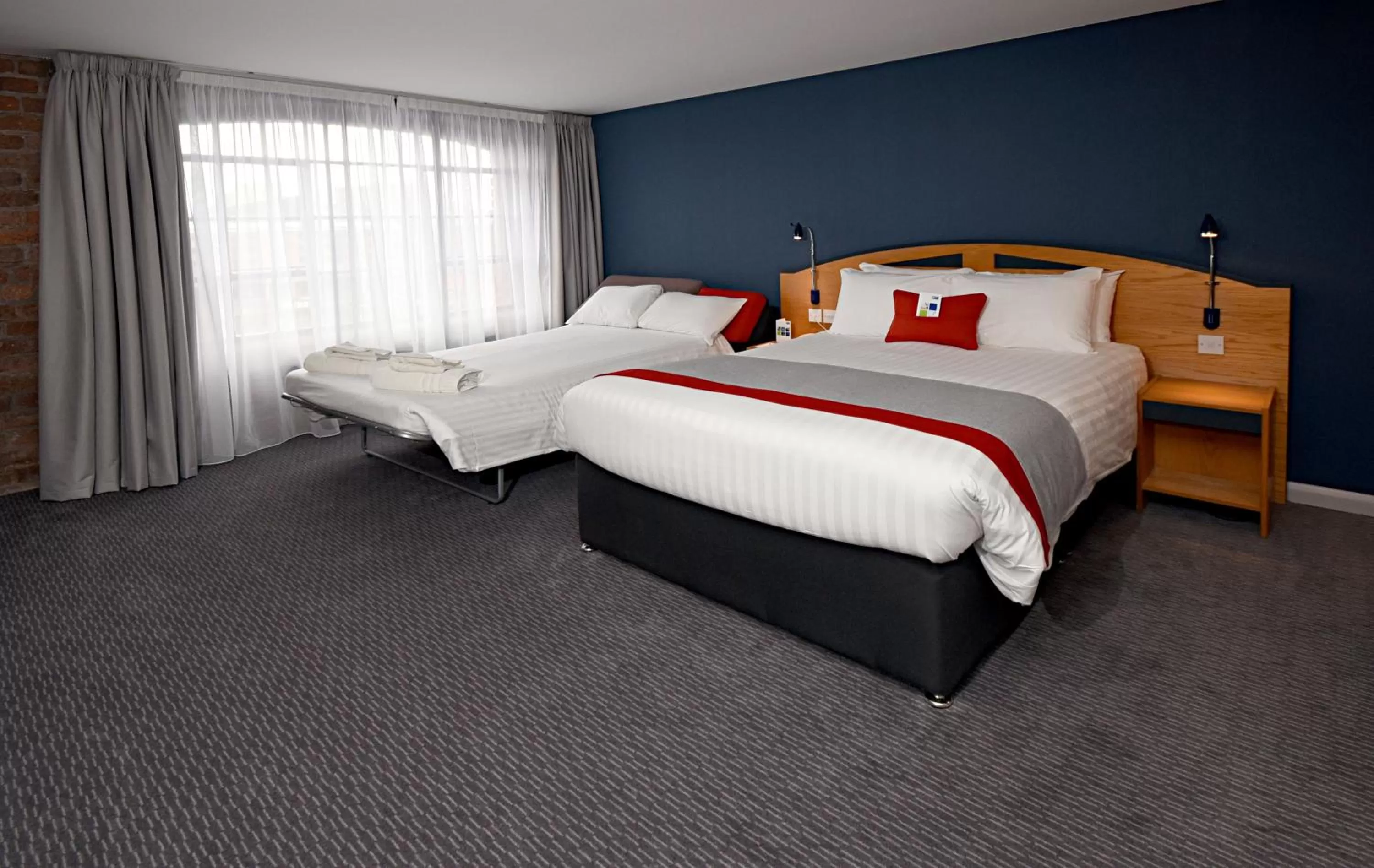 Bed in Holiday Inn Express Liverpool-Albert Dock by IHG