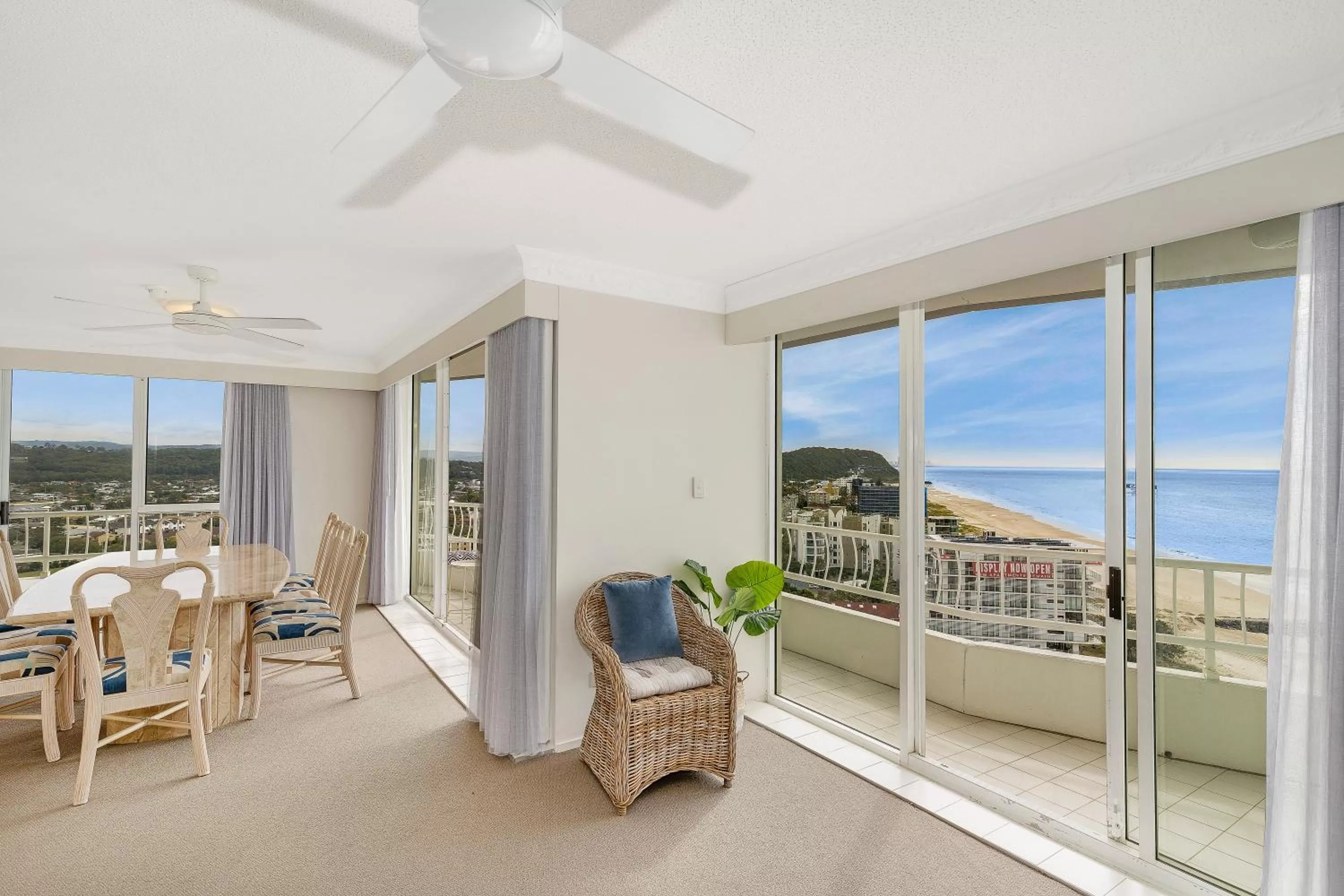 Three-Bedroom Apartment with Ocean View in 19th Avenue on the Beach