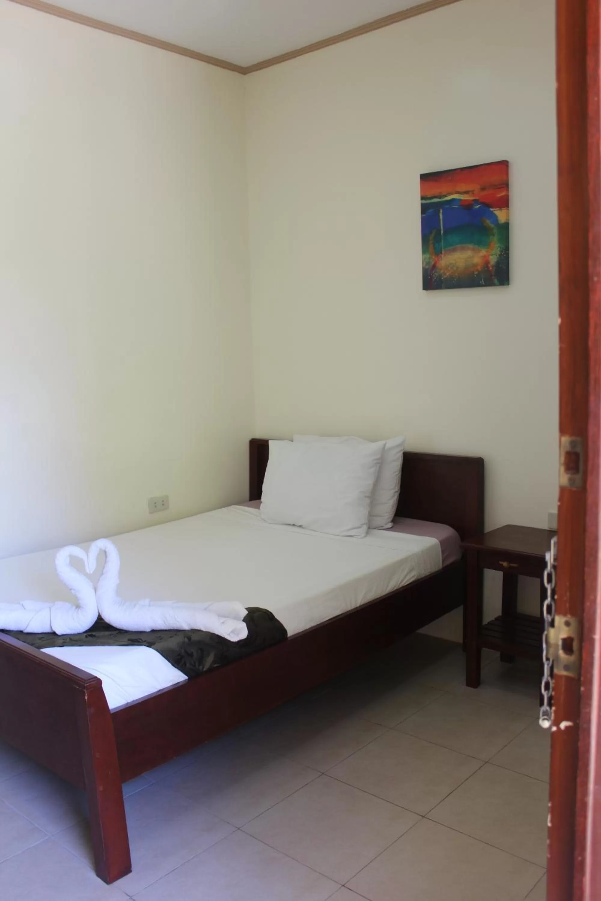 Bathroom, Bed in Blue Lagoon Inn & Suites