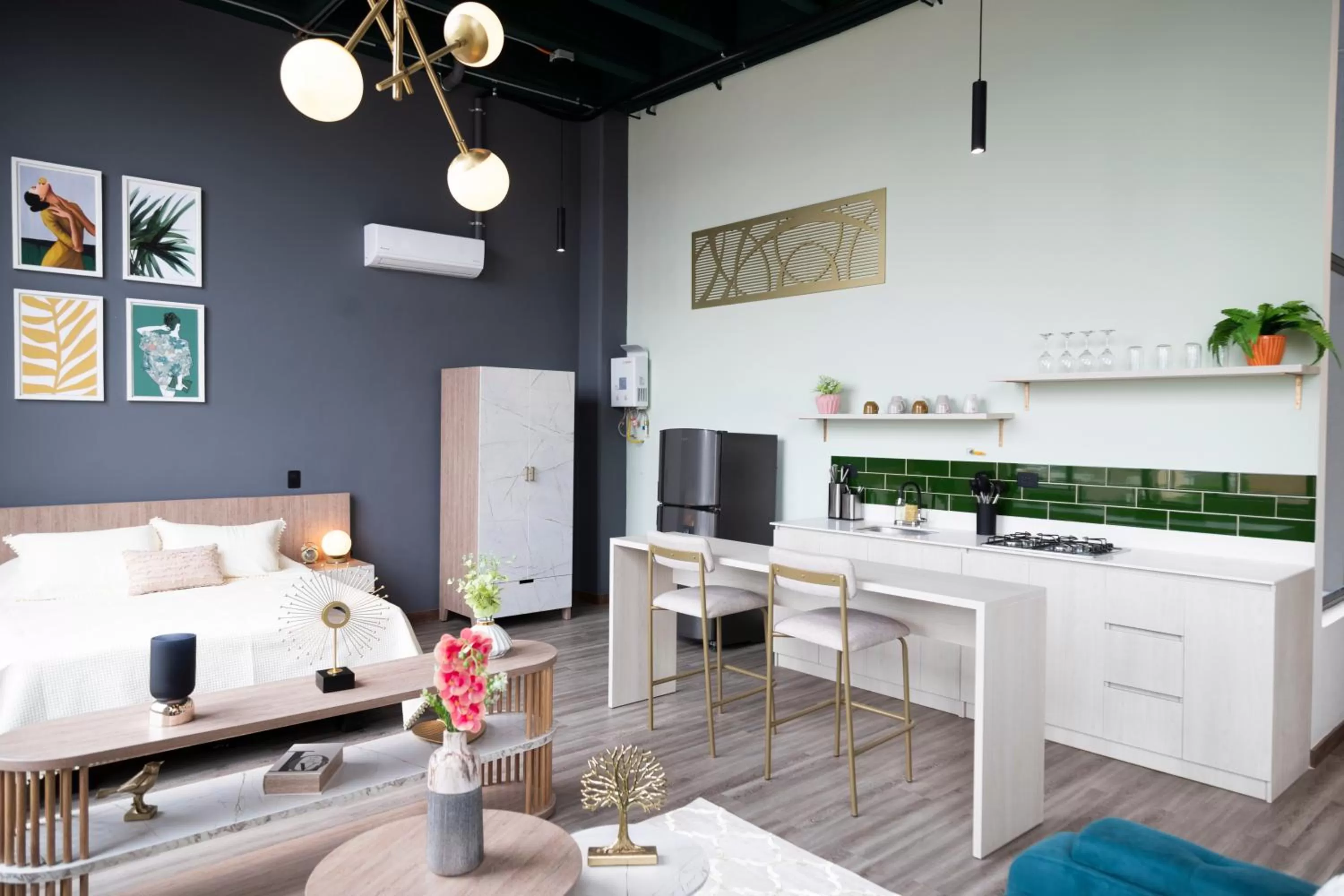 Bed in Royal Living Poblado