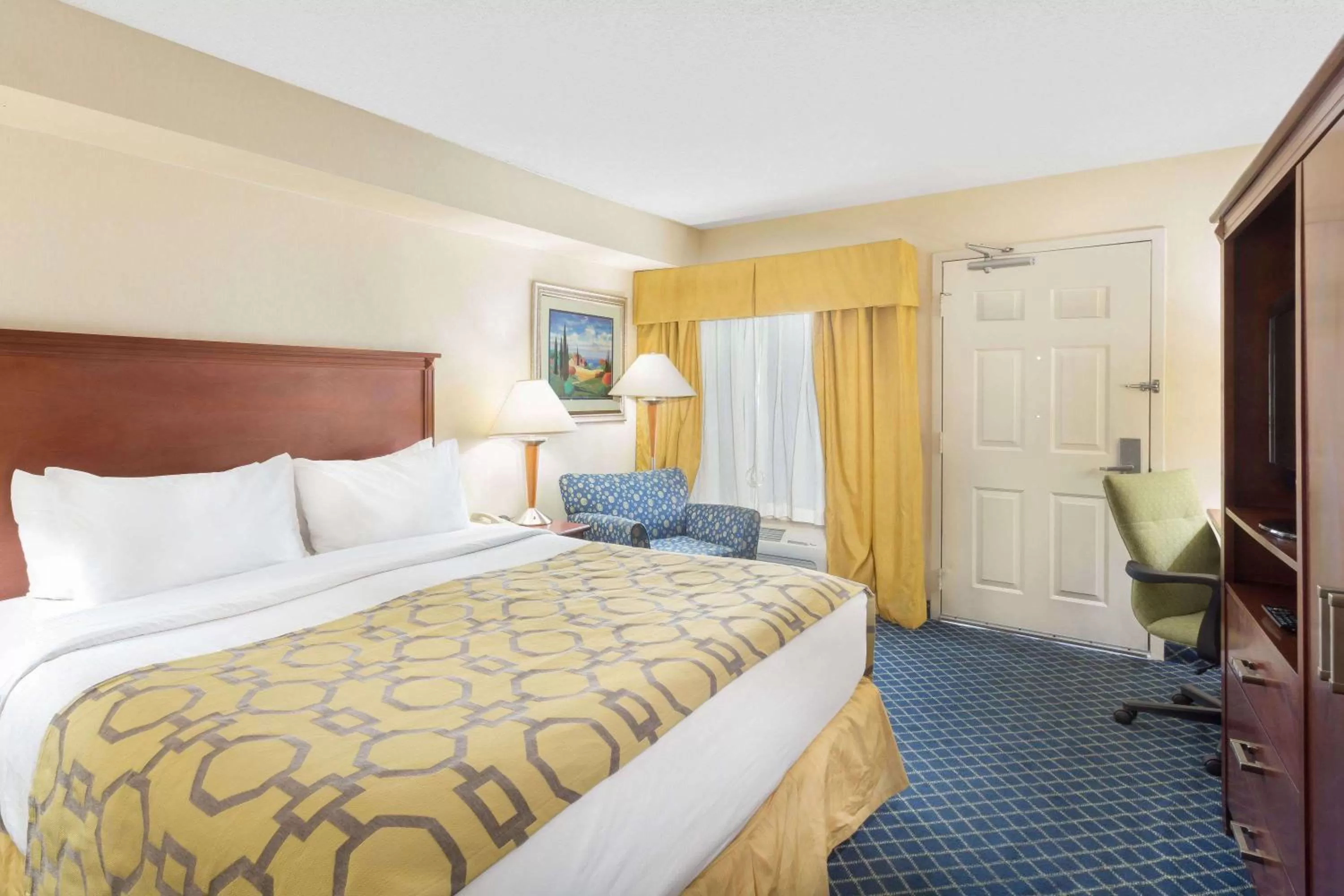 Photo of the whole room, Bed in Baymont by Wyndham Flagstaff