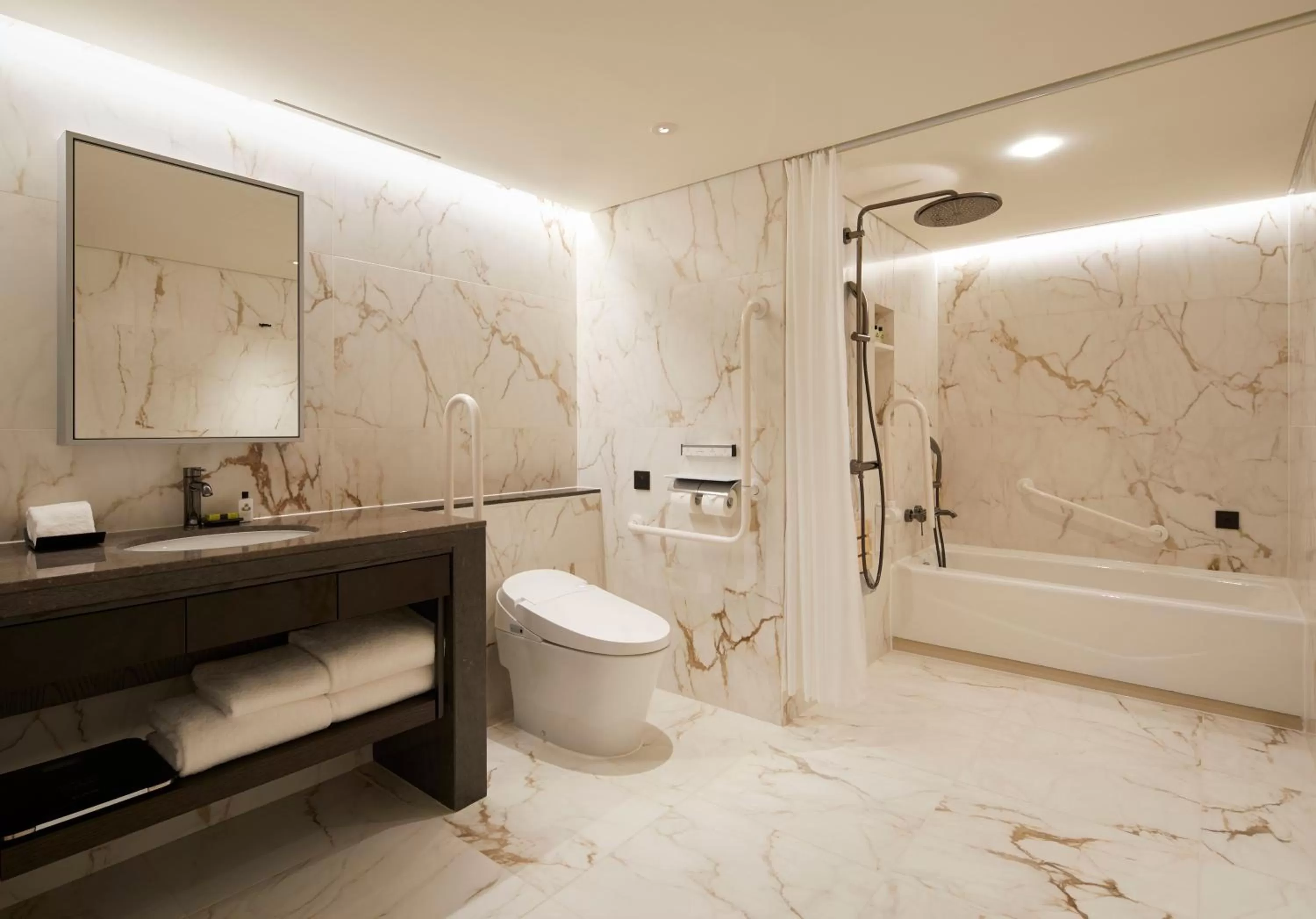 Photo of the whole room in Grand InterContinental Seoul Parnas by IHG