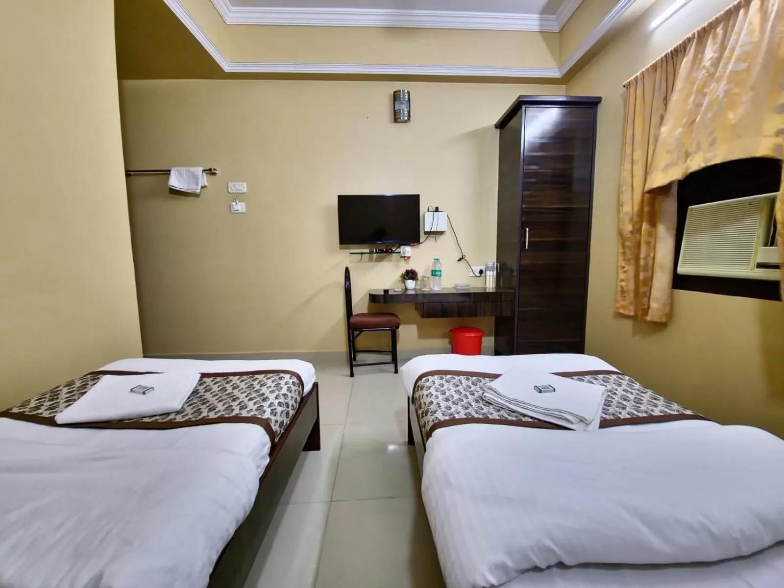 Bed in Bhimas Inn - Near Central Railway Station