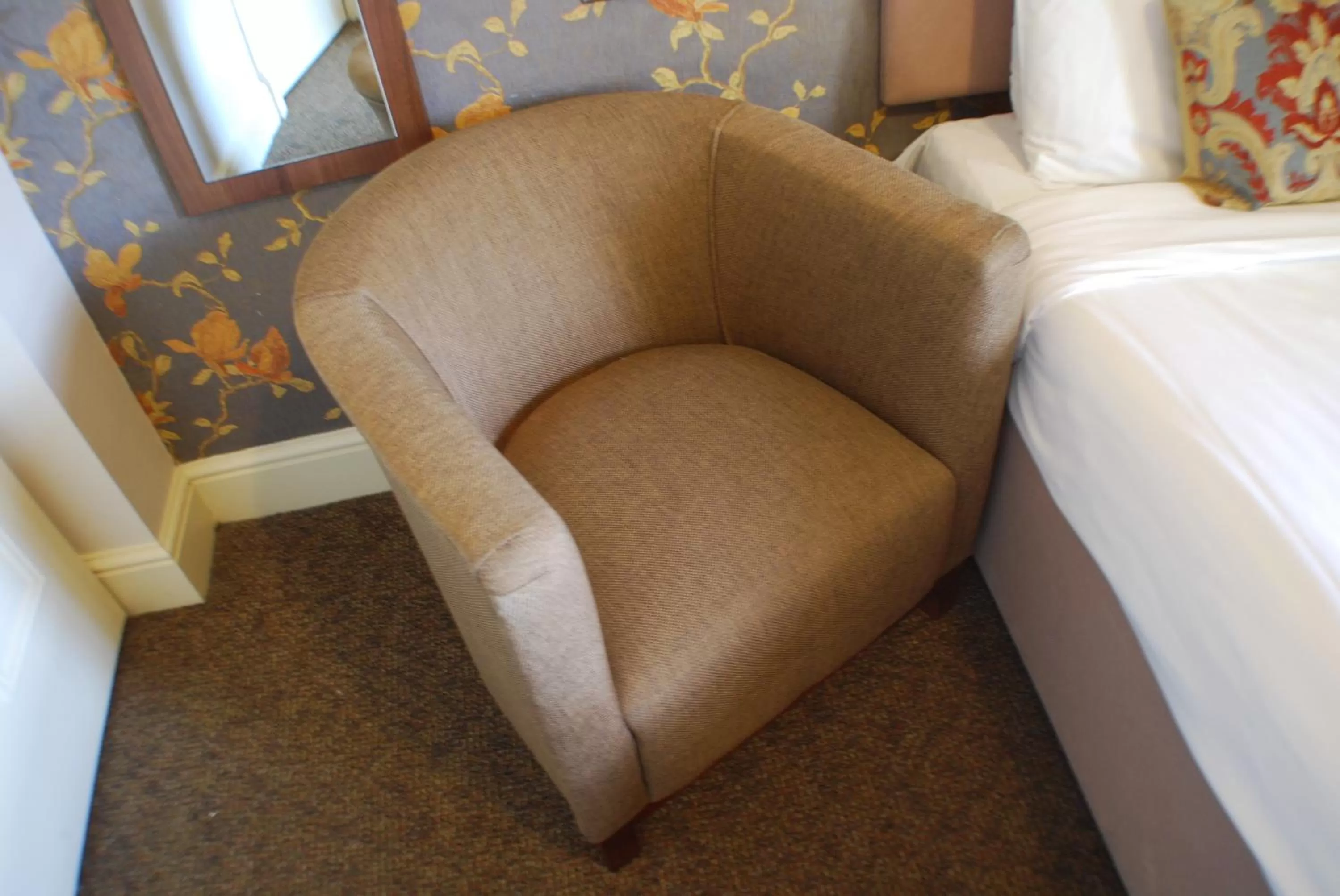 Seating area, Bed in The Salisbury Hotel