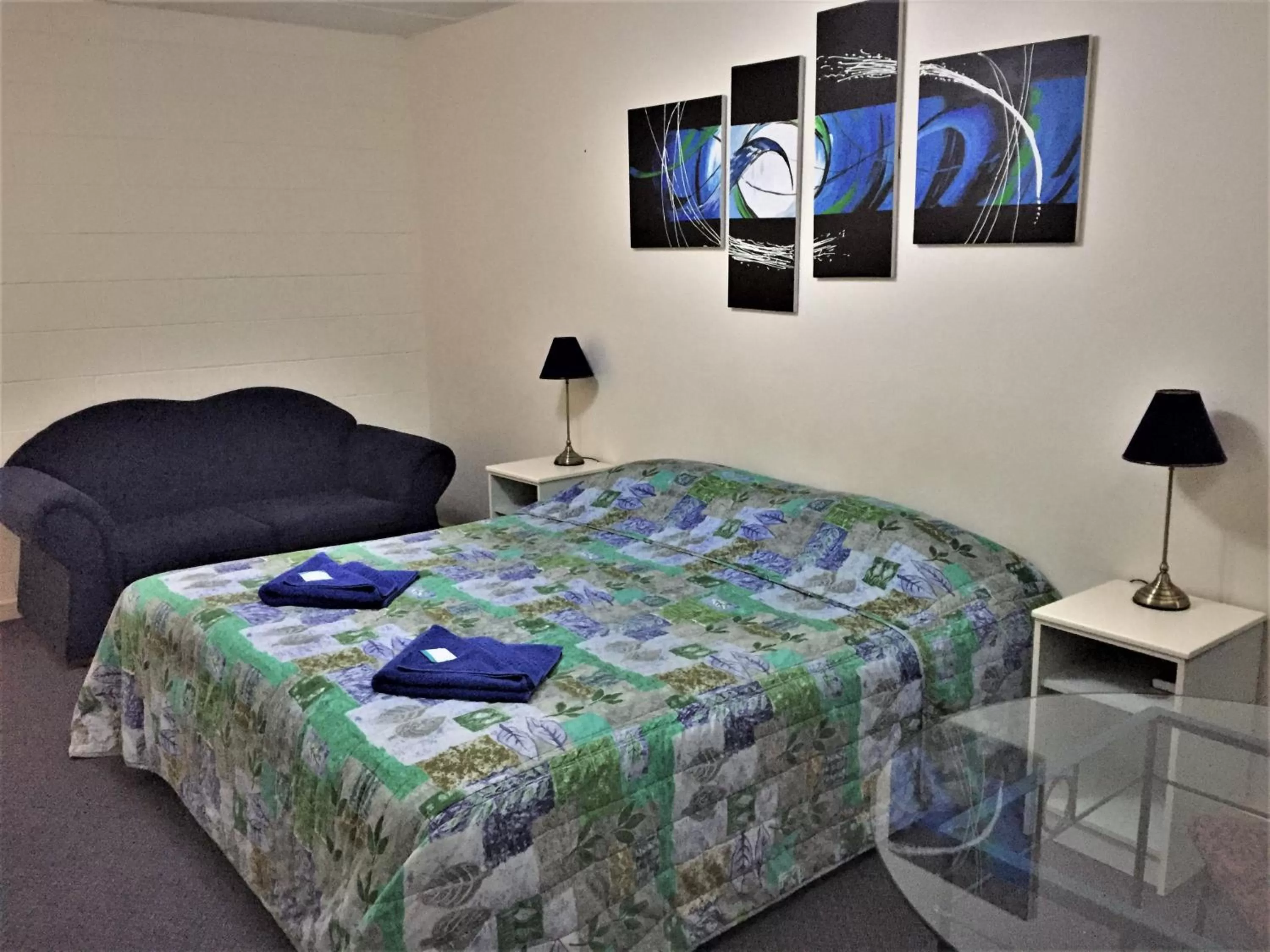 Bed in Ceduna Motor Inn