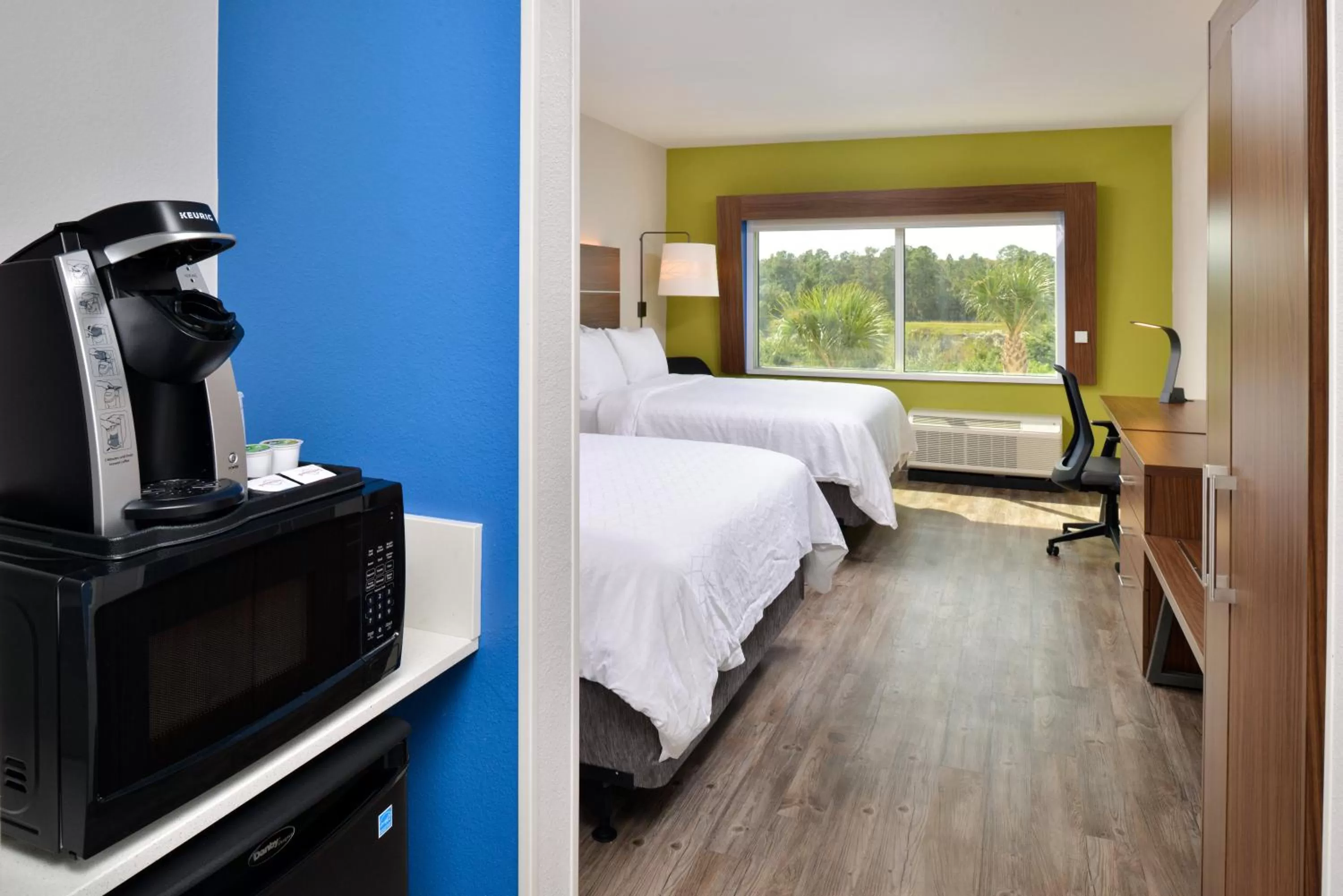 Bed in Holiday Inn Express Orlando - South Park by IHG