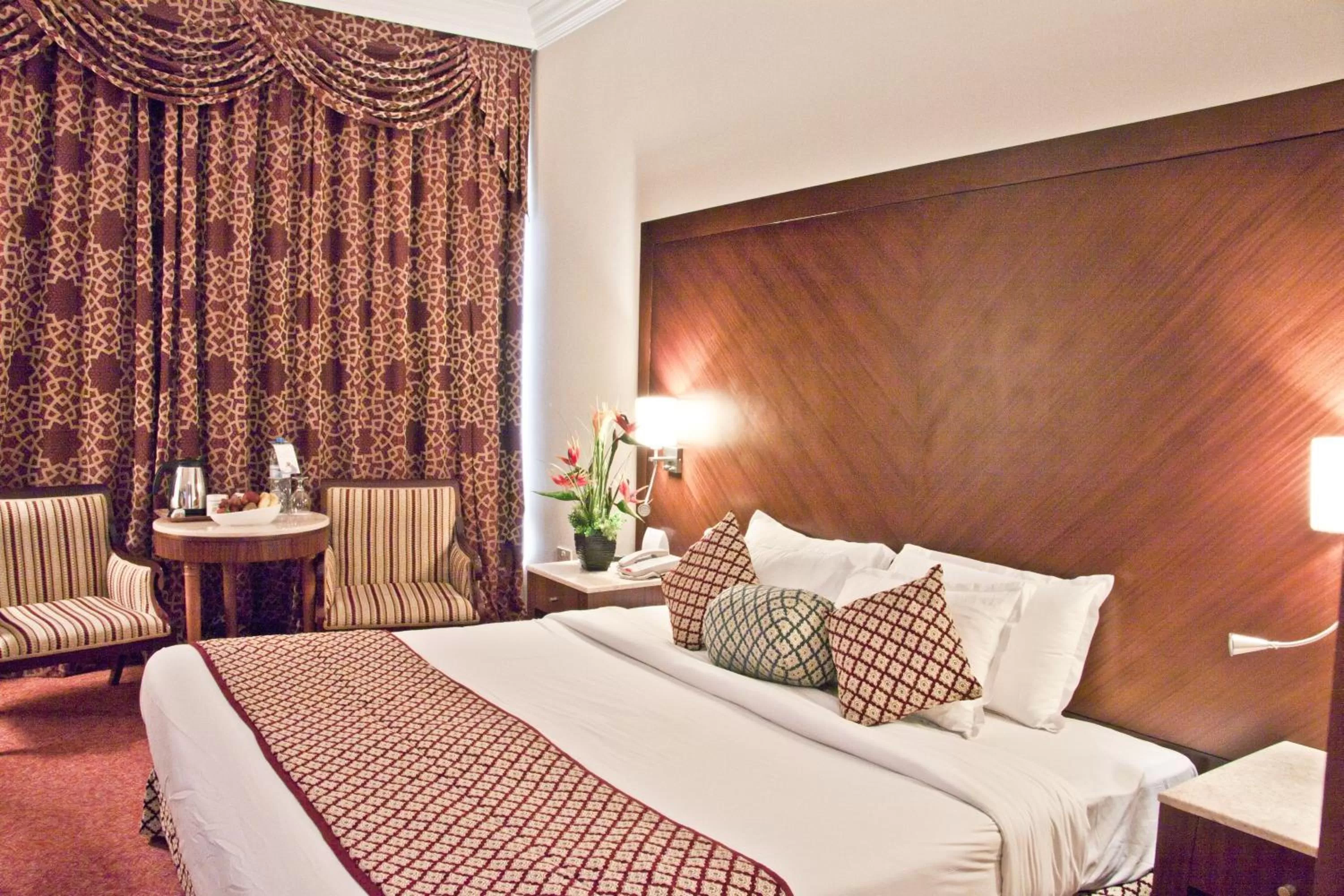 Bed in Regent Palace Hotel