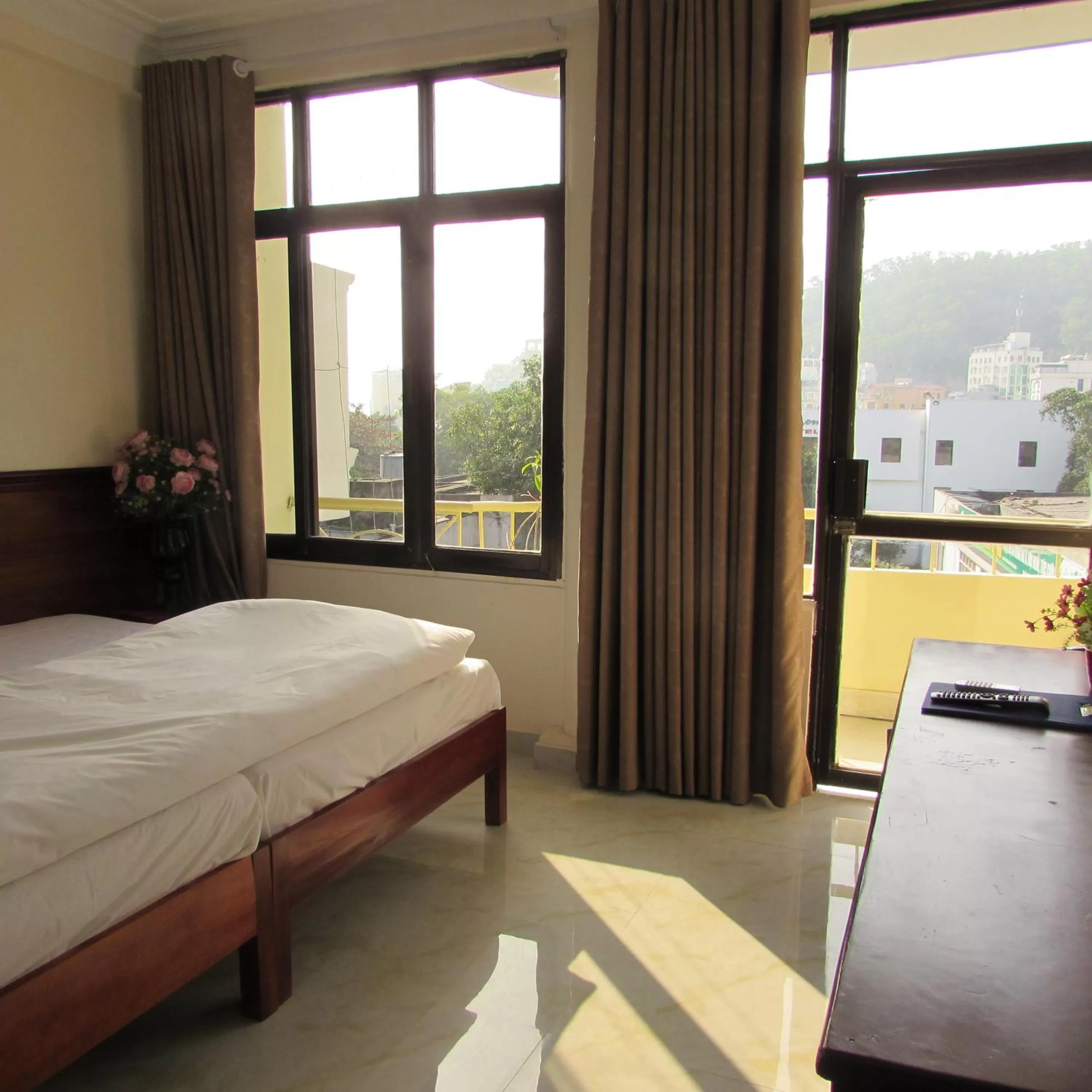 Winter, Bed in Viet Nhat Halong Hotel - Bai Chay