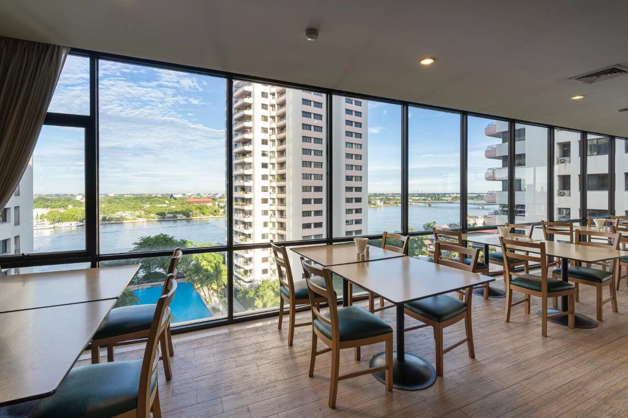 Restaurant/places to eat in Riverine Place Hotel and Residence