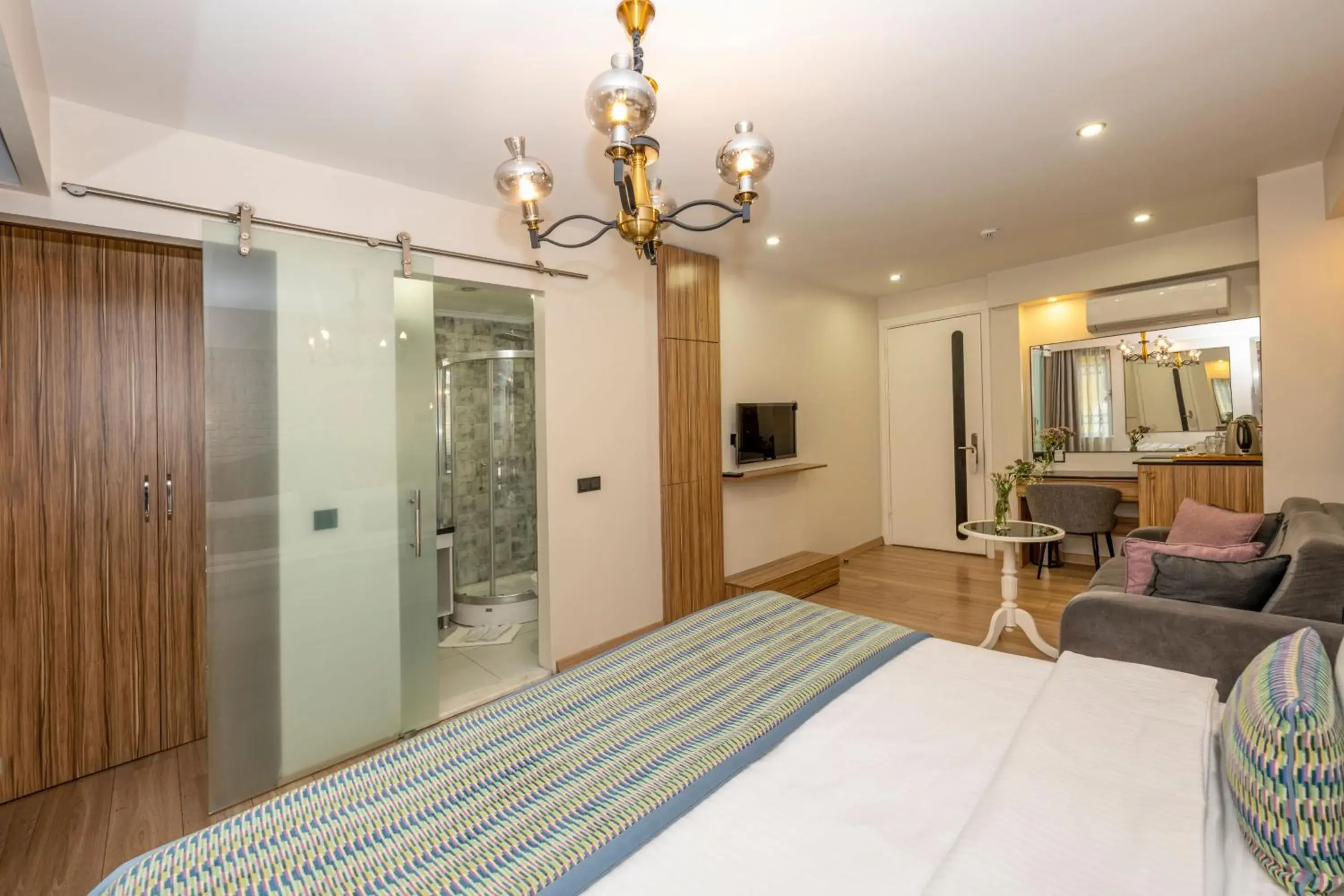 Deluxe Double or Twin Room in The Marions Suite istanbul Special Category Taksim Deluxe Double or Twin Room in The Marions Suite istanbul Special Category Taksim