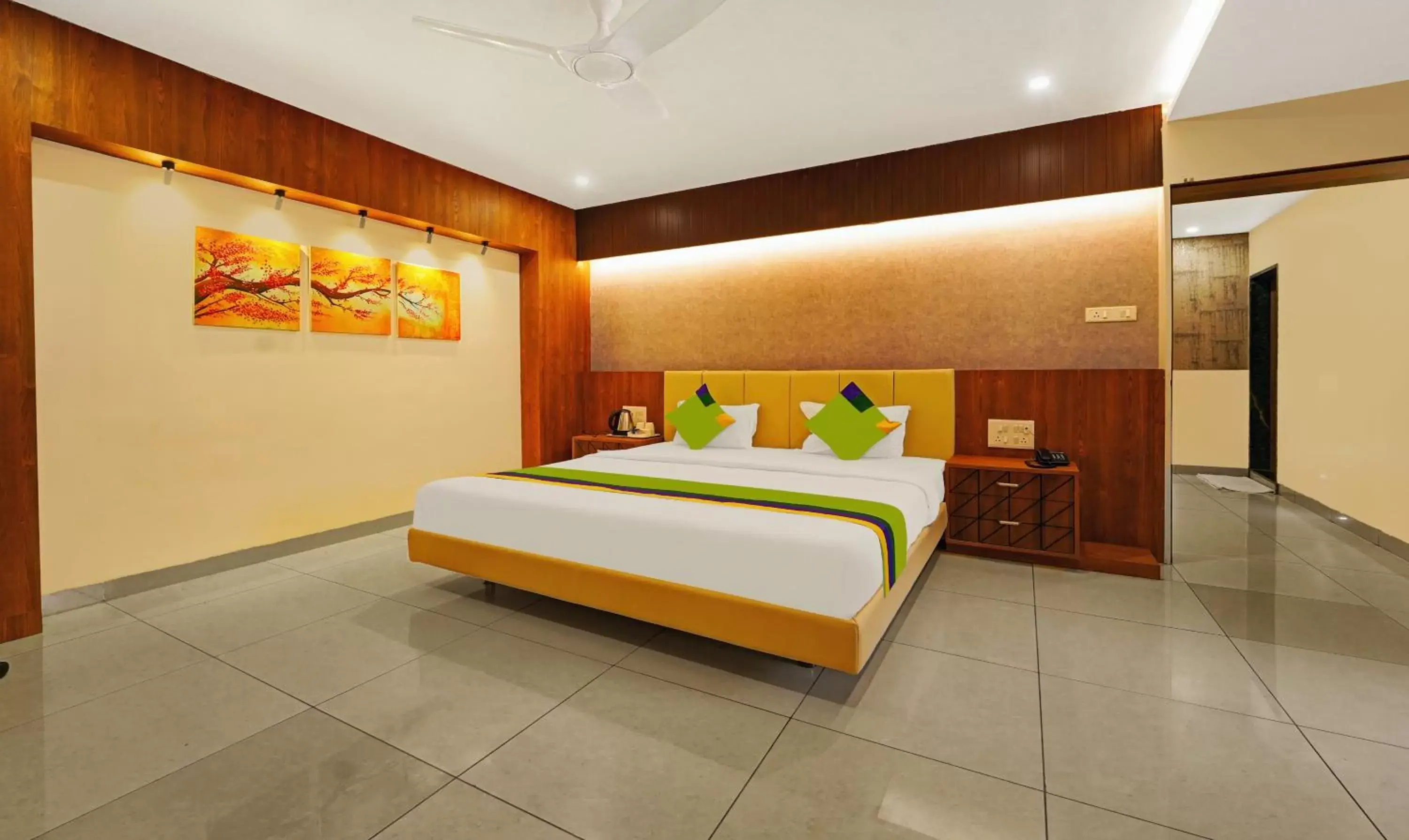 Treebo Surya Comforts, 200 Mtrs From Kolhapur Railway Station Treebo Surya Comforts, 200 Mtrs From Kolhapur Railway Station
