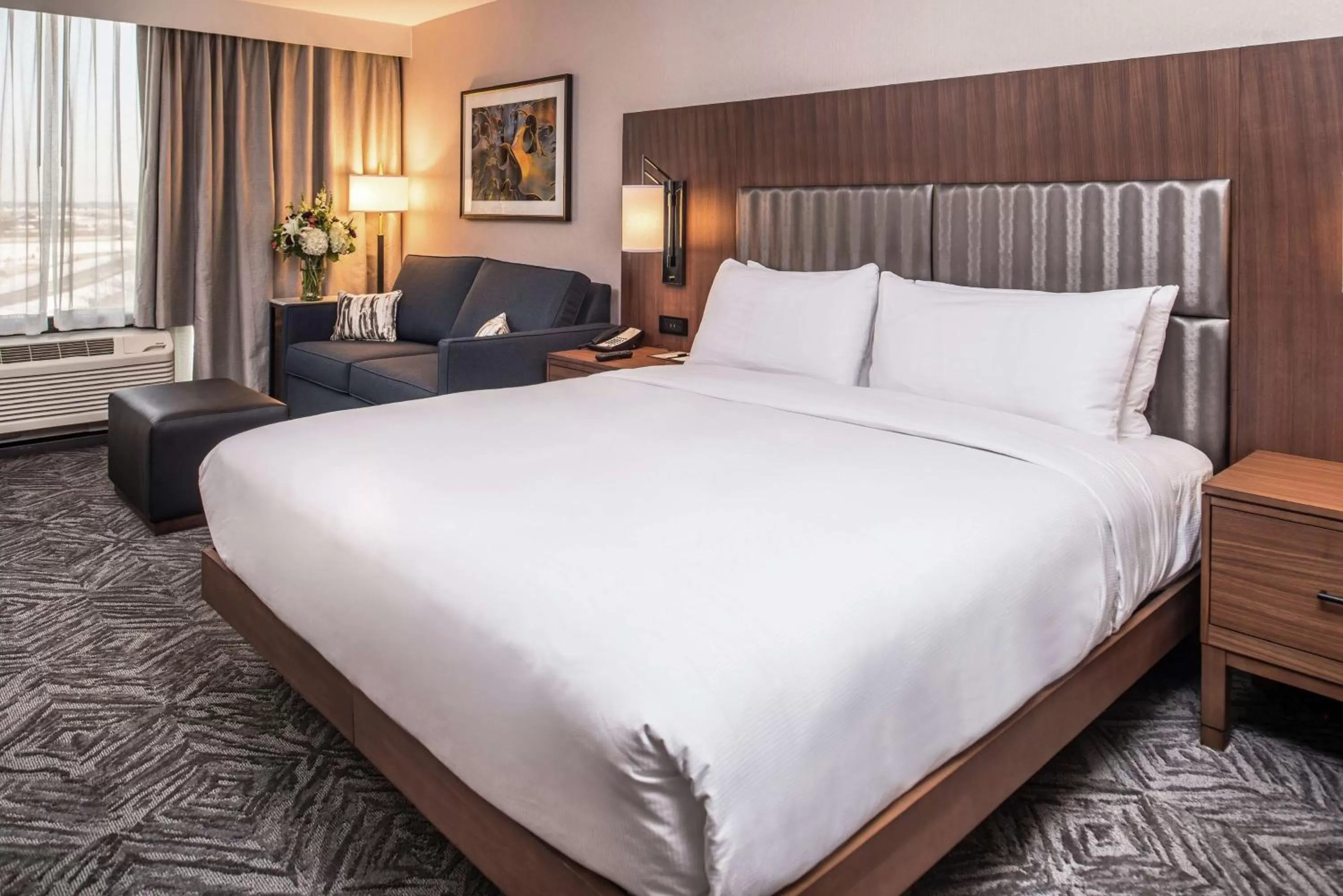 View (from property/room), Bed in Doubletree By Hilton Lafayette East