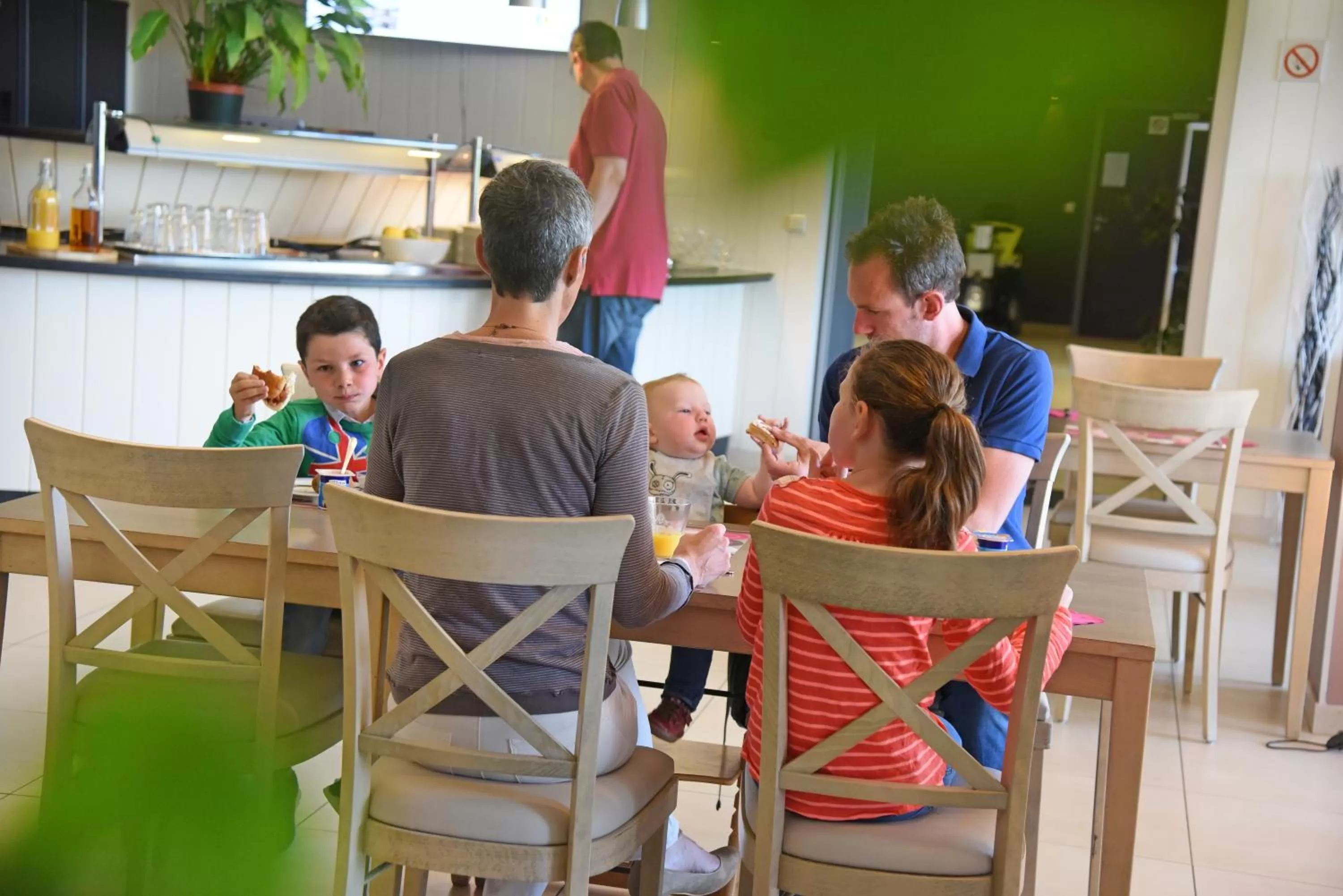 Buffet breakfast in Mont-des-Pins