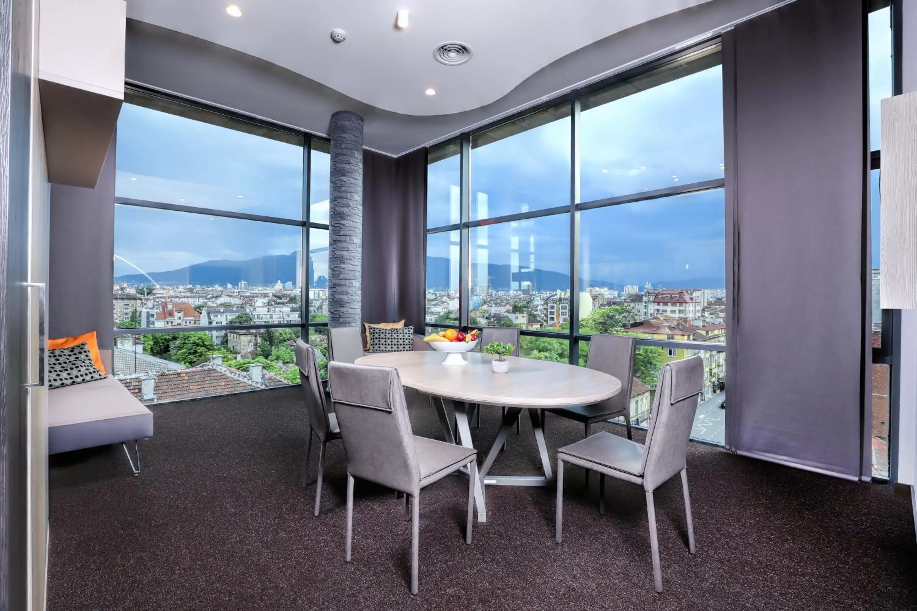 Living room in Budapest Hotel - Free Parking