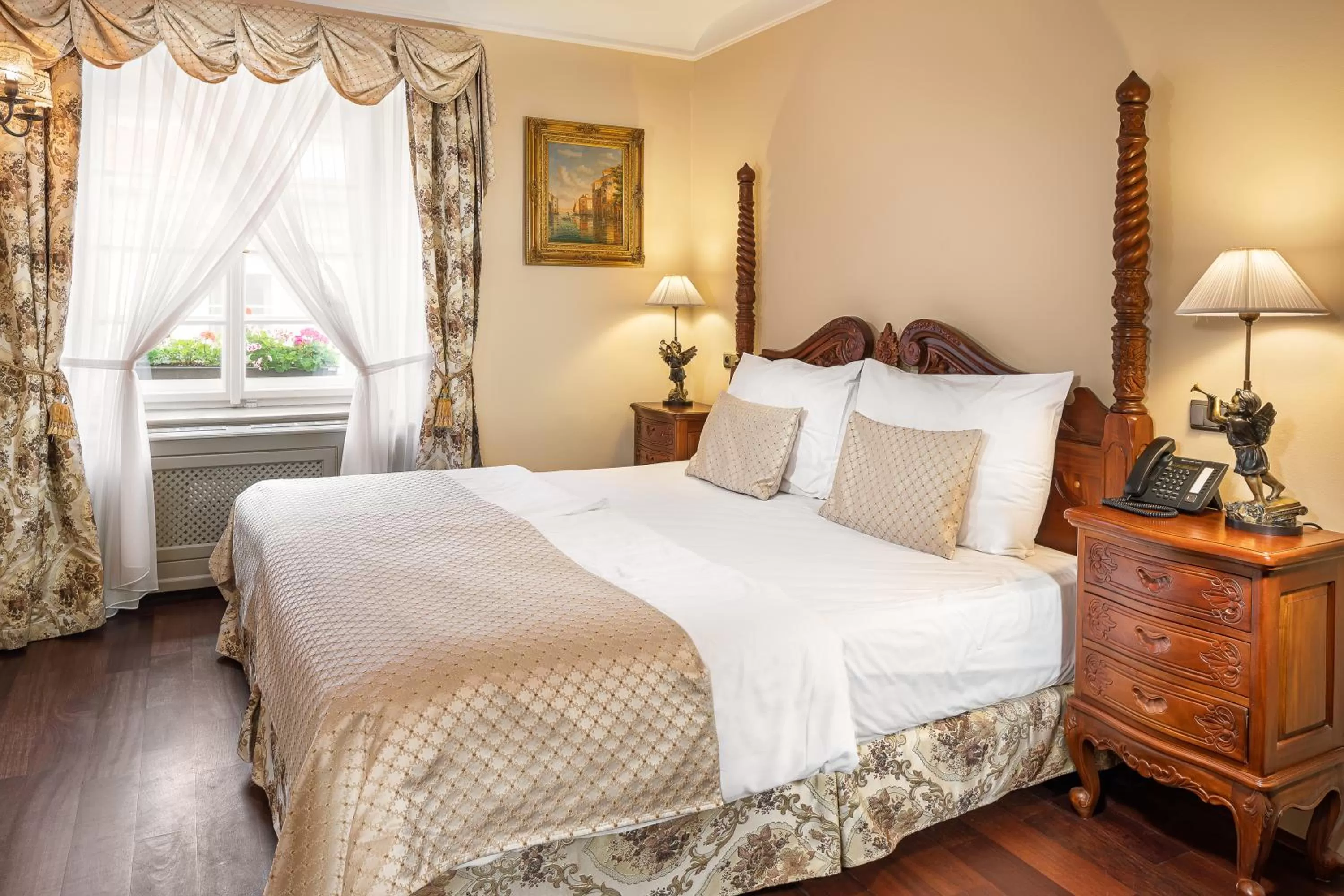 Deluxe Suite in Iron Gate Hotel & Suites Prague by BHG