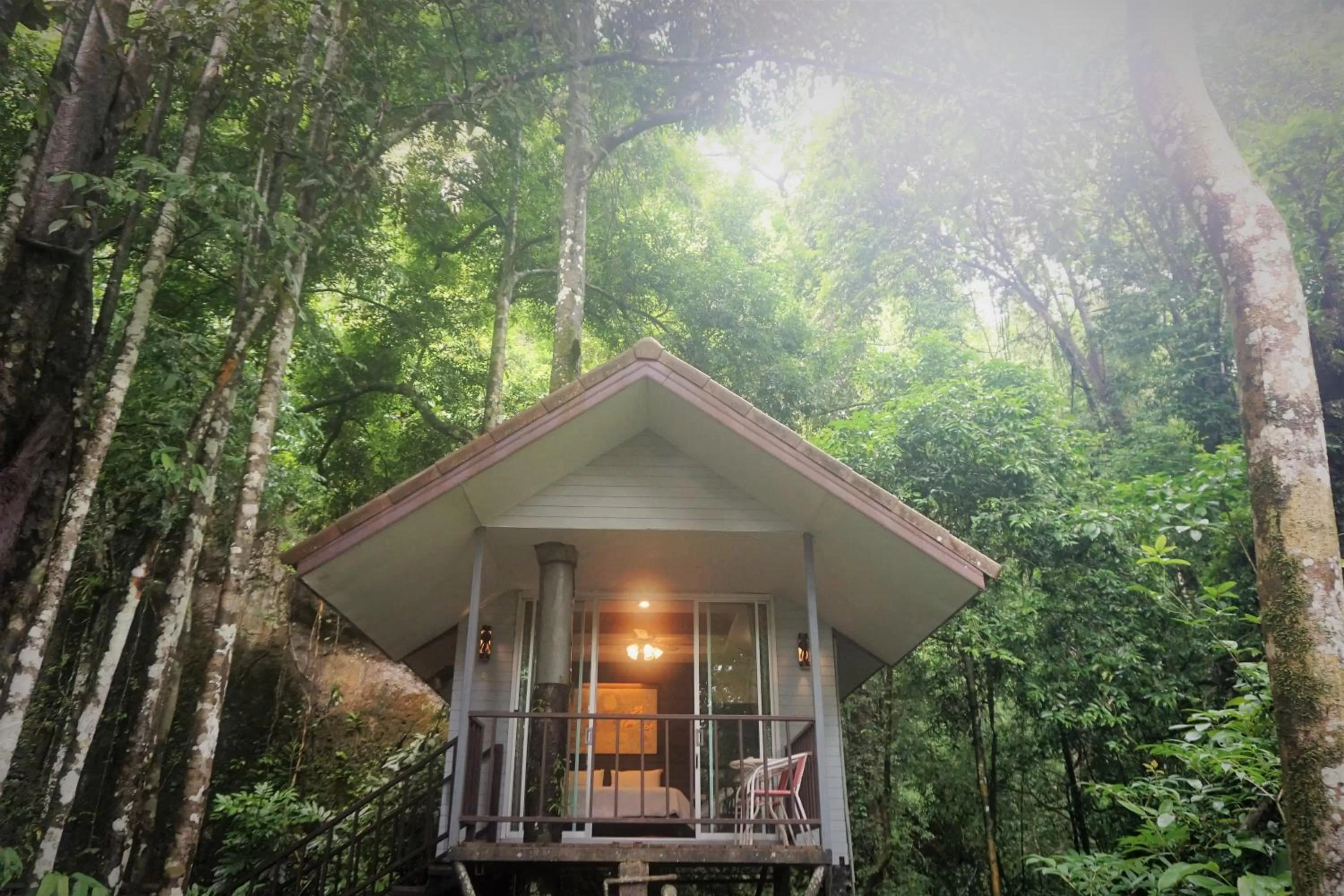 Facade/entrance in Rock and Tree House Resort
