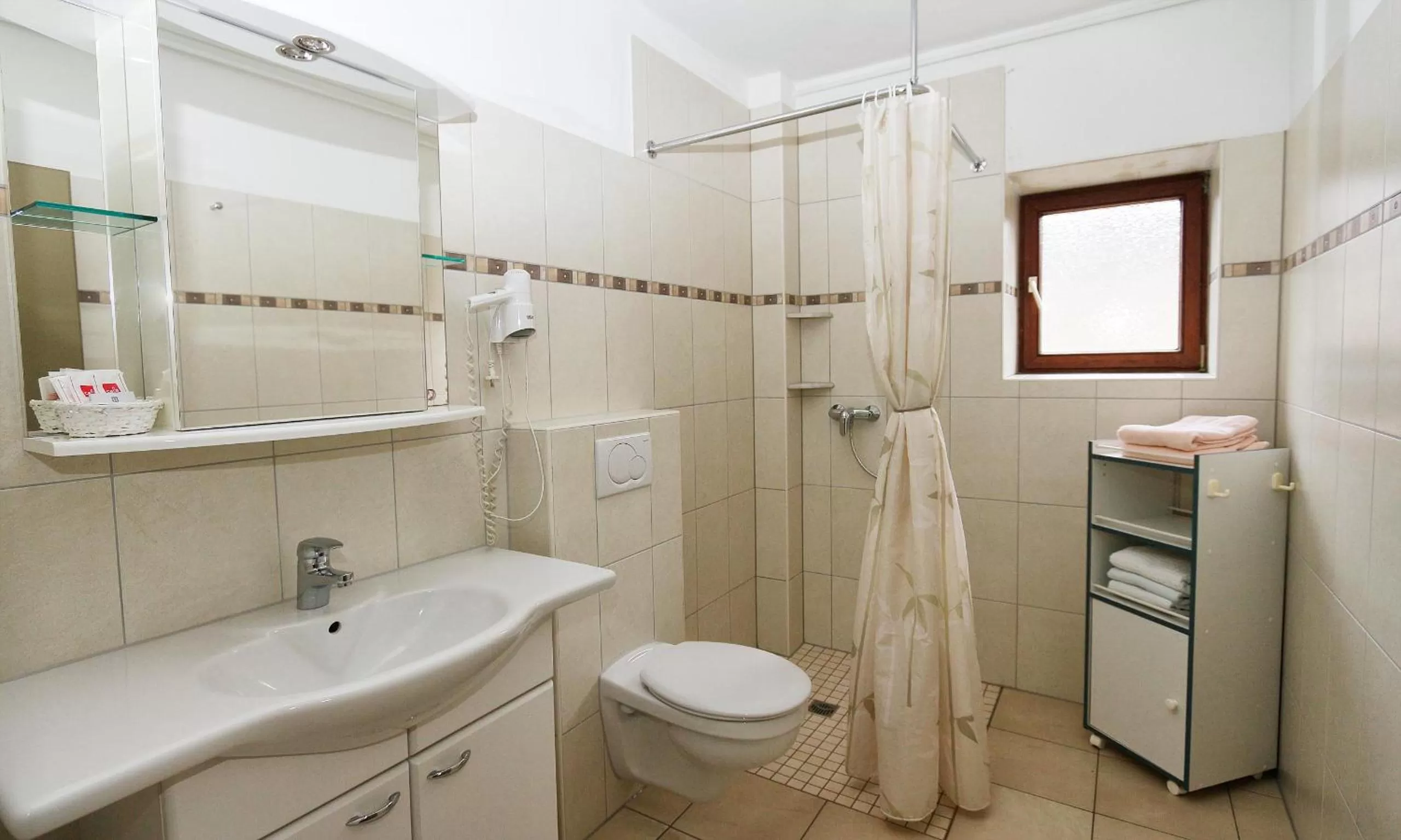 Bathroom in Gasthof Lafrenz