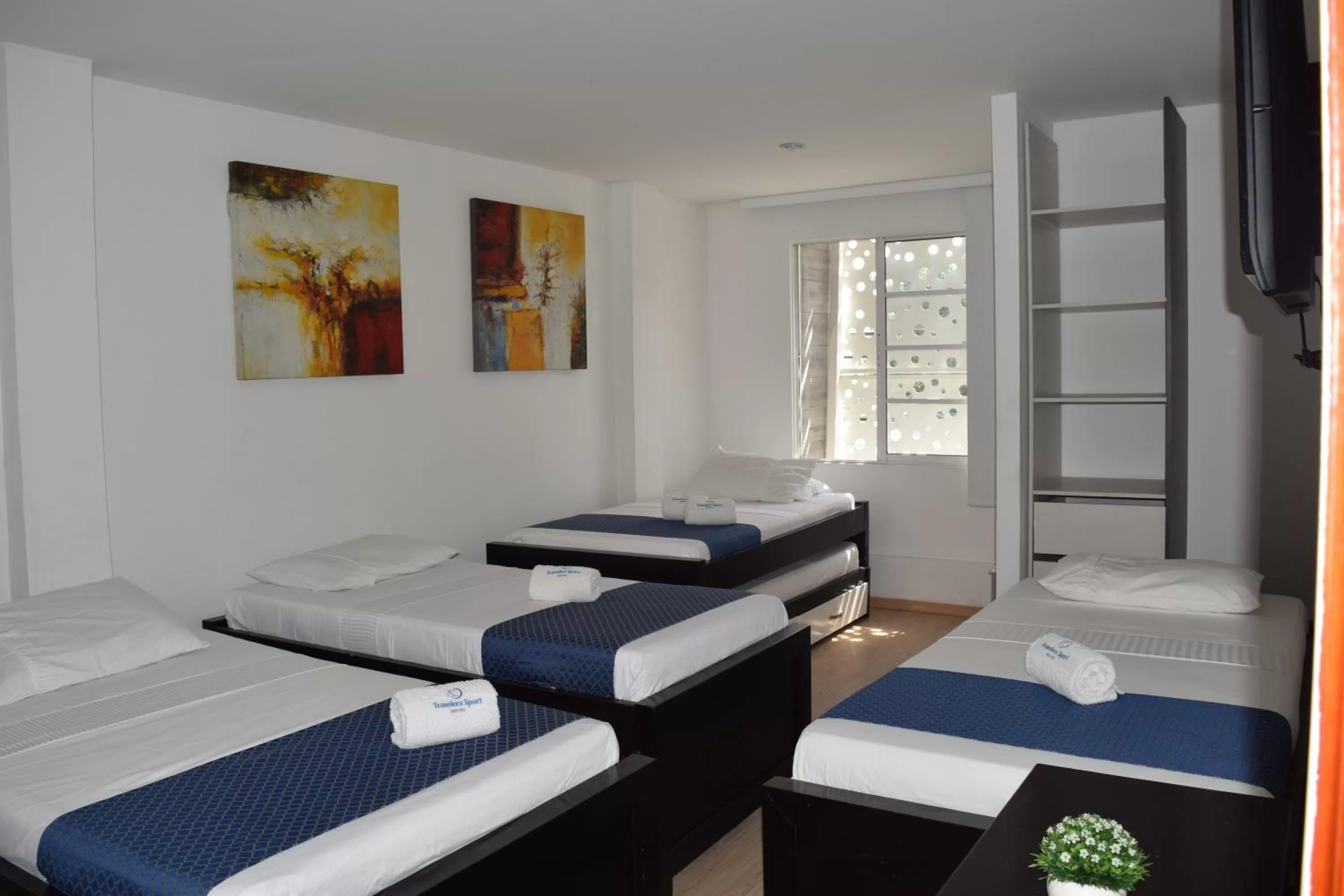 Bed in Hotel Travelers Sport