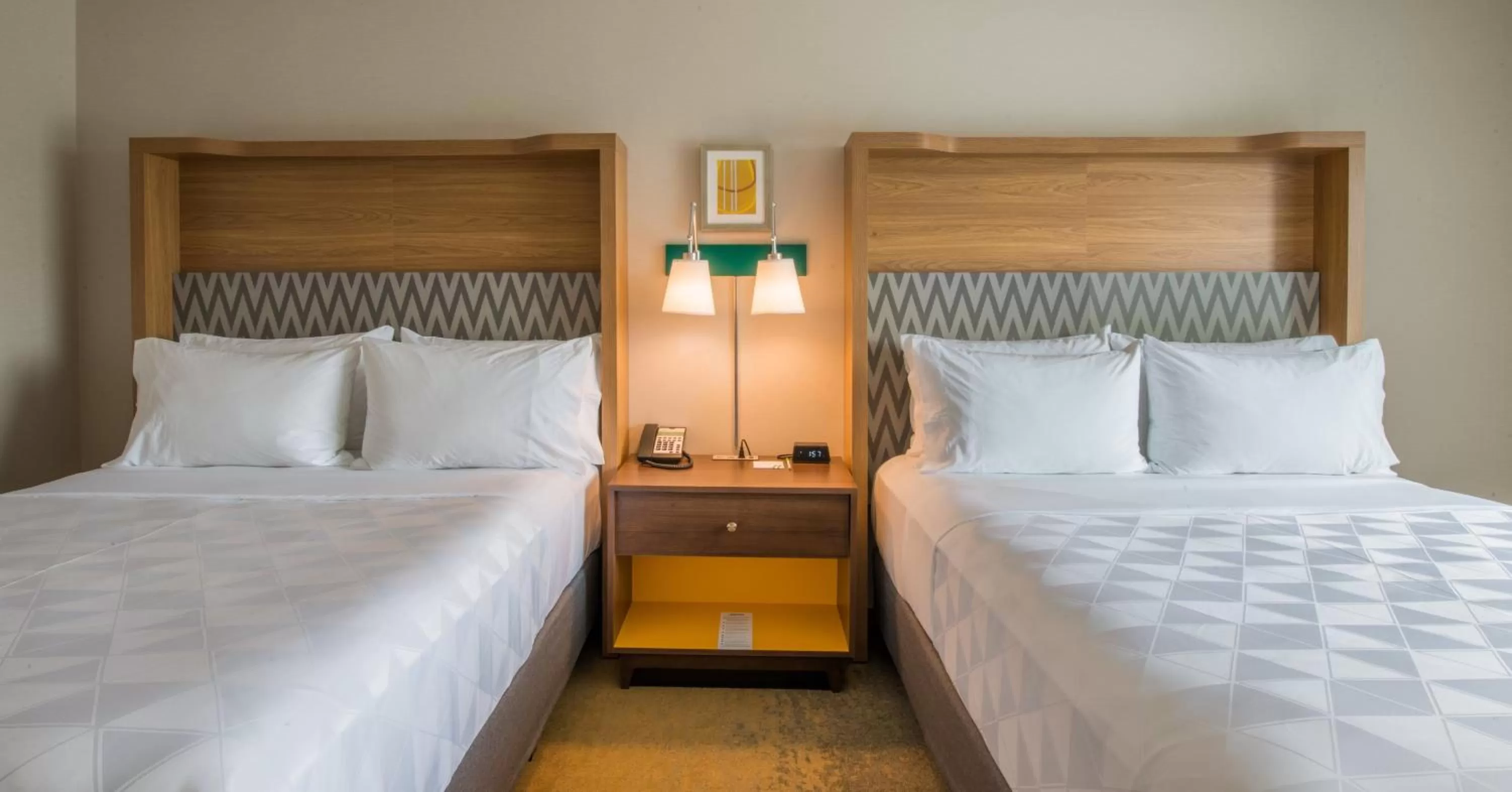 Photo of the whole room, Bed in Holiday Inn Edmonton South - Evario Events by IHG