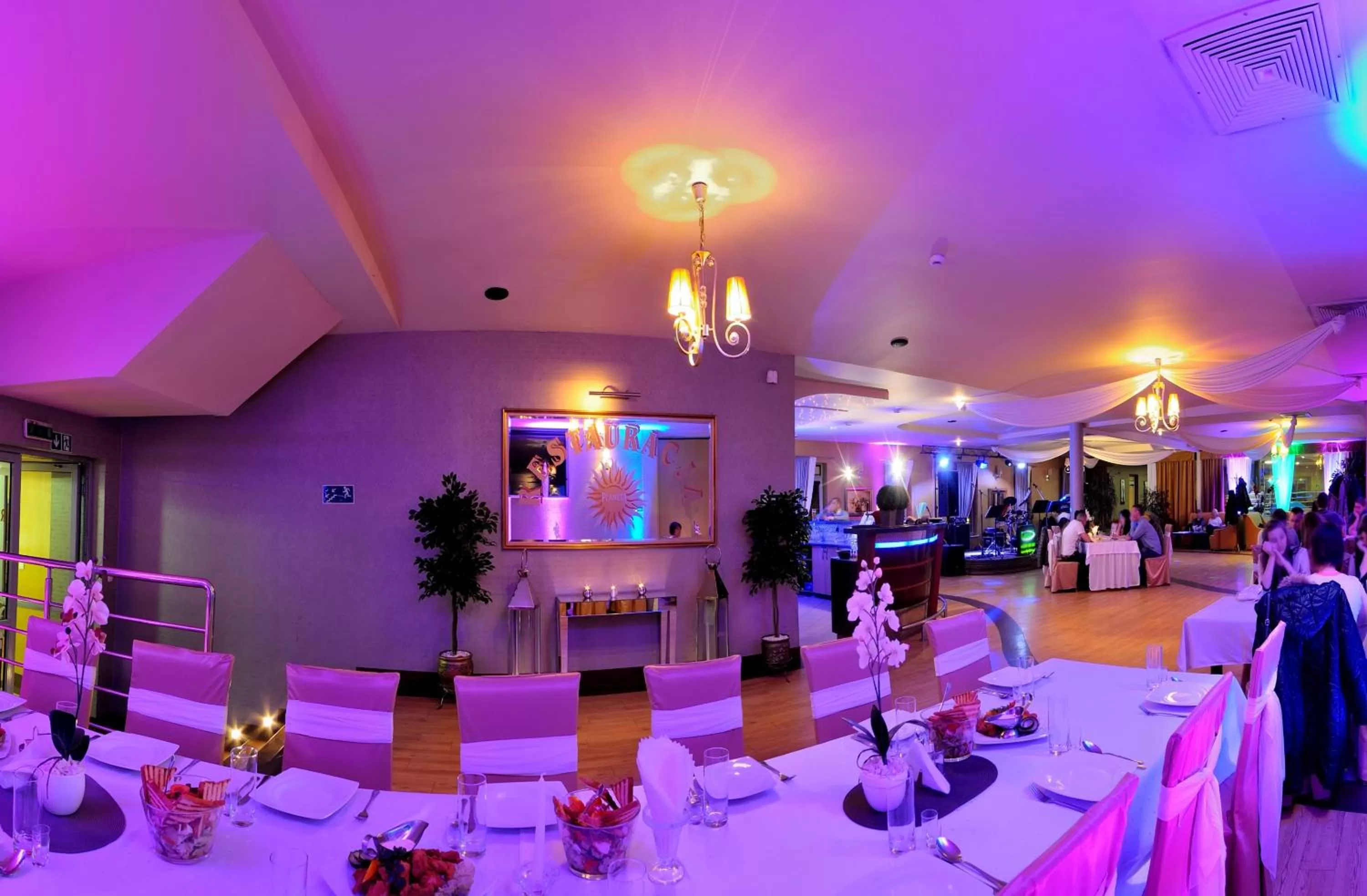 Restaurant/places to eat, Banquet Facilities in Hotel Partner
