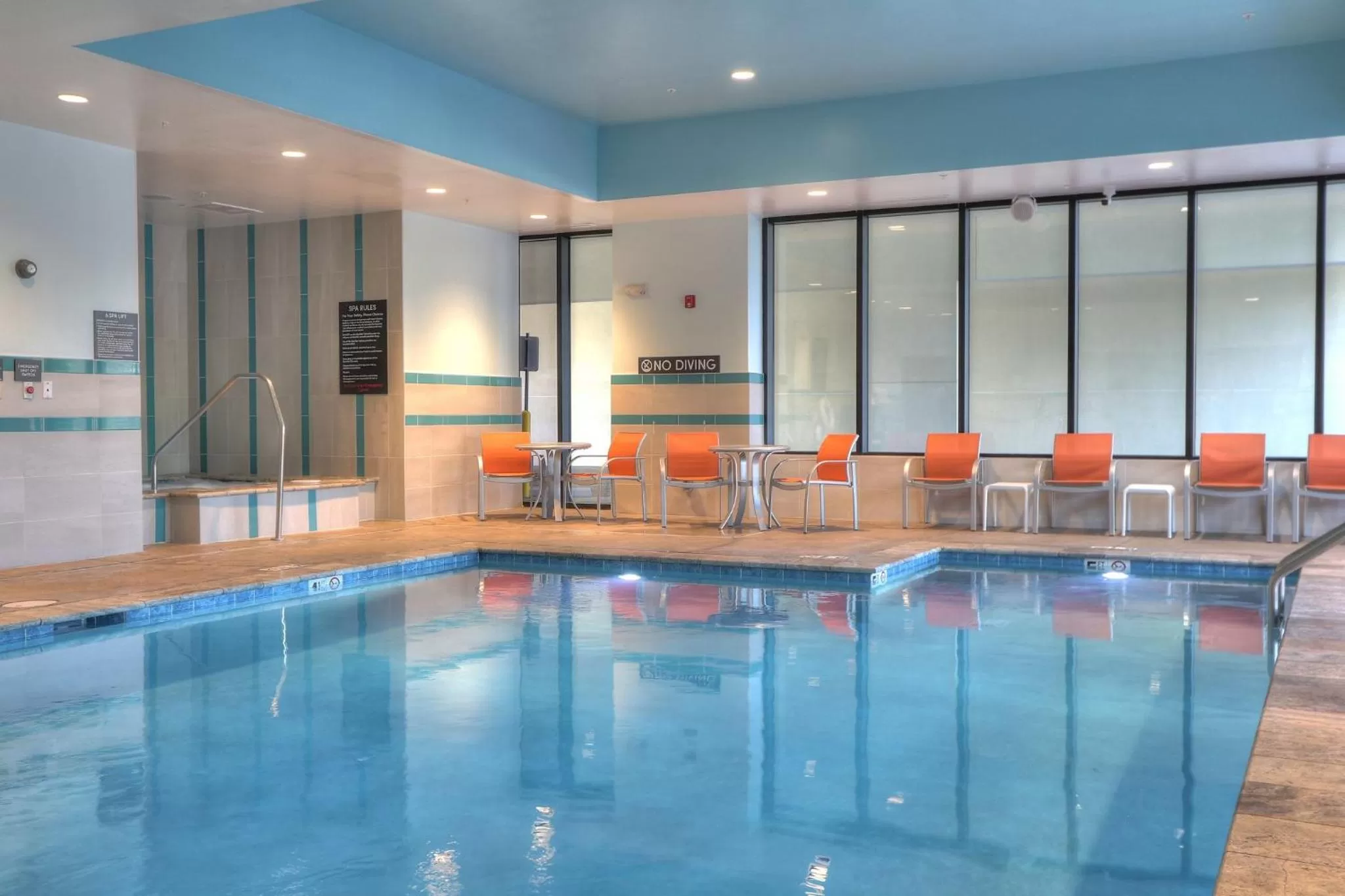Swimming pool in Holiday Inn & Suites Pigeon Forge Convention Center by IHG