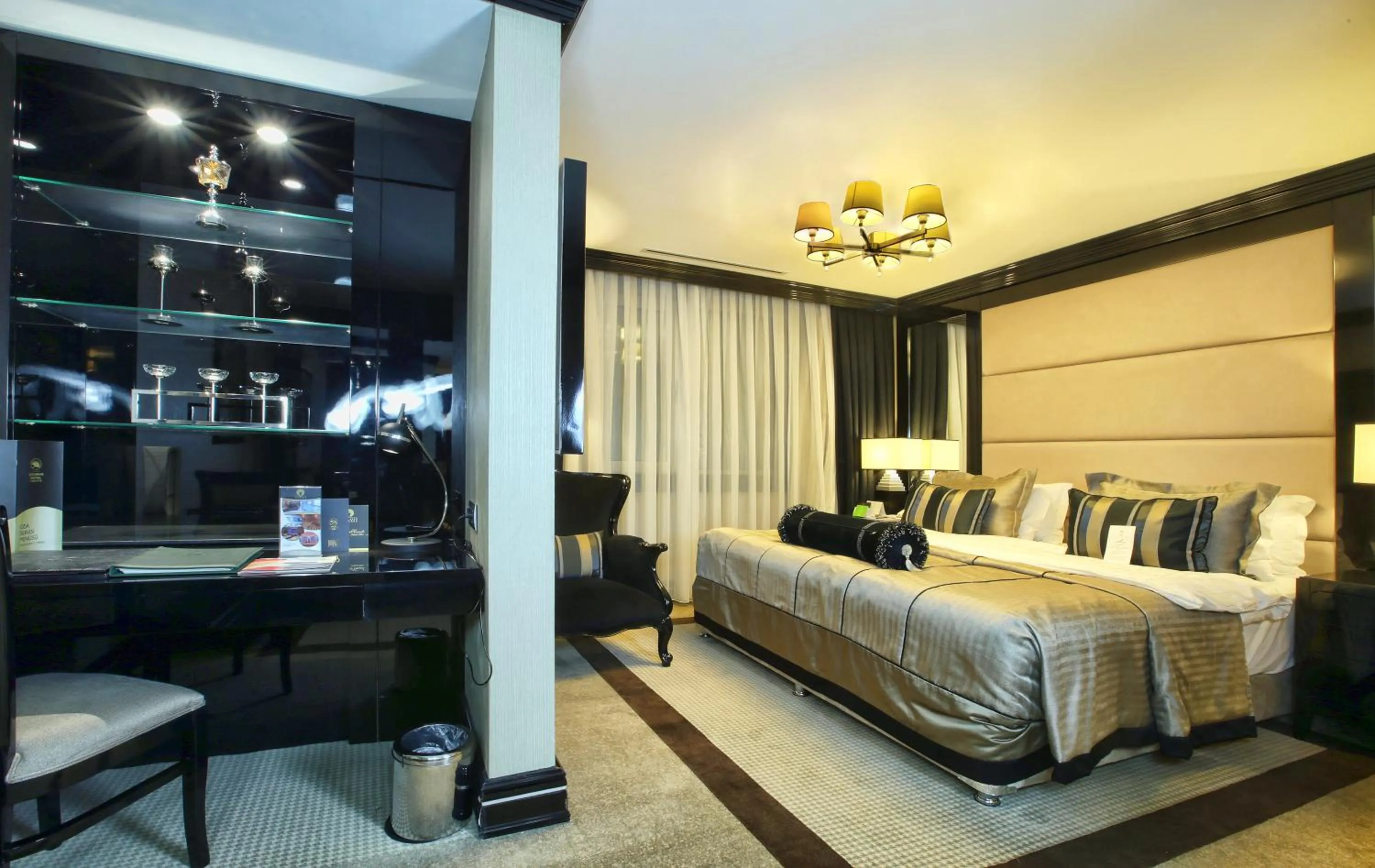 Facility for disabled guests, Bed in Latanya Hotel Ankara