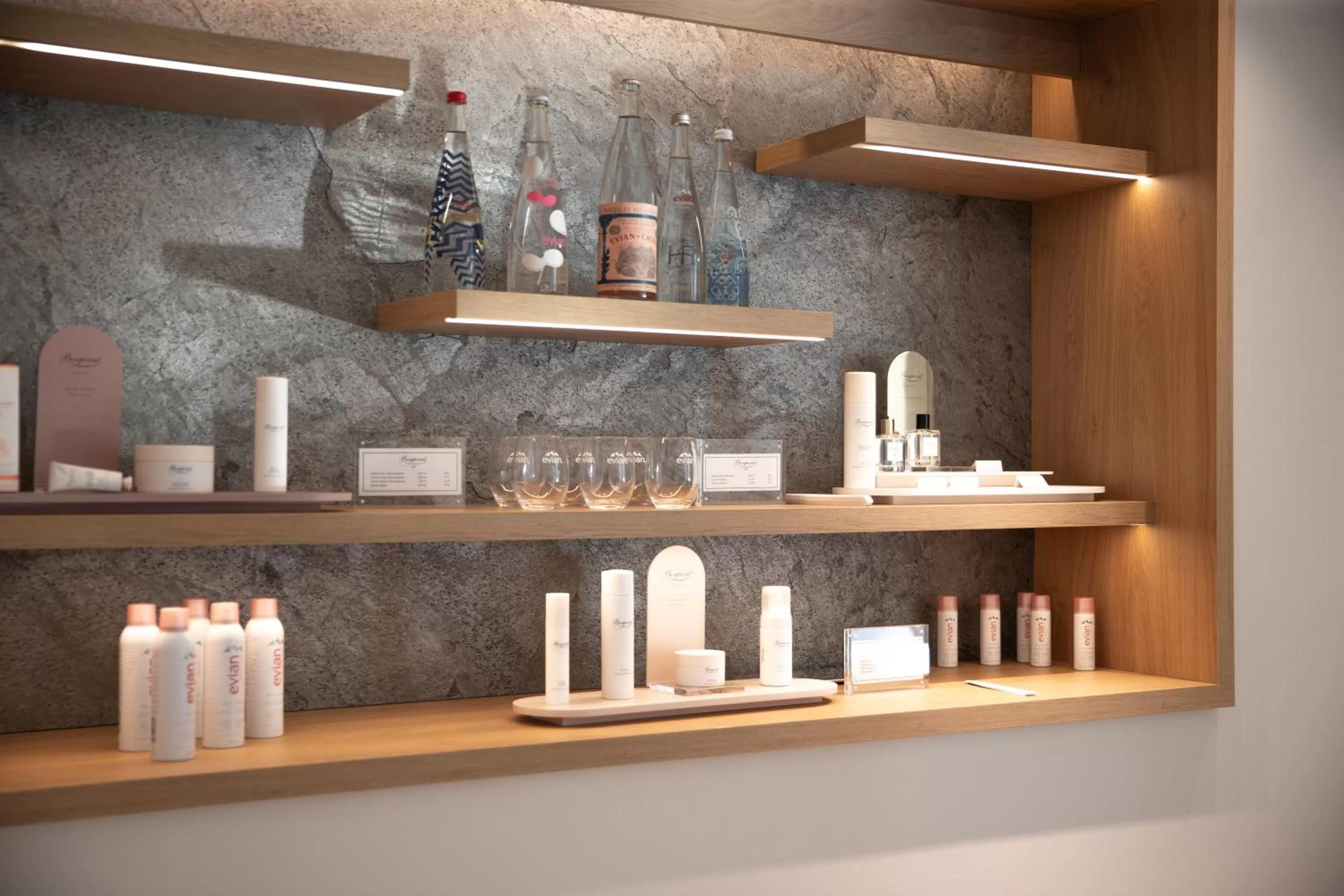 Spa and wellness centre/facilities in Hôtel Royal