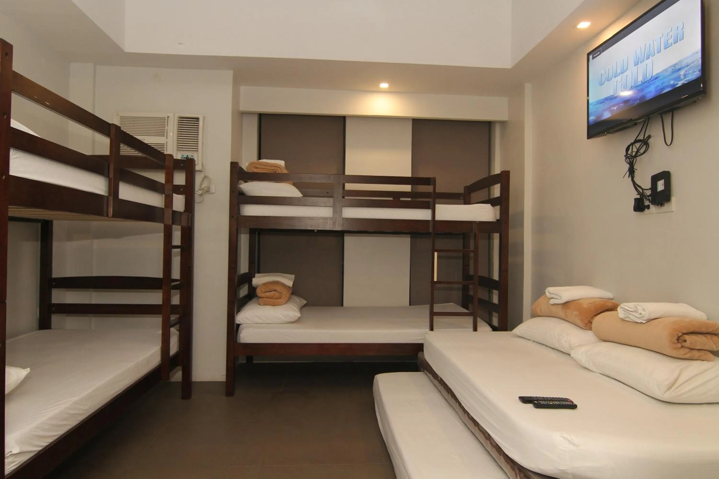 bunk bed, Bed in Mabolo Royal Hotel