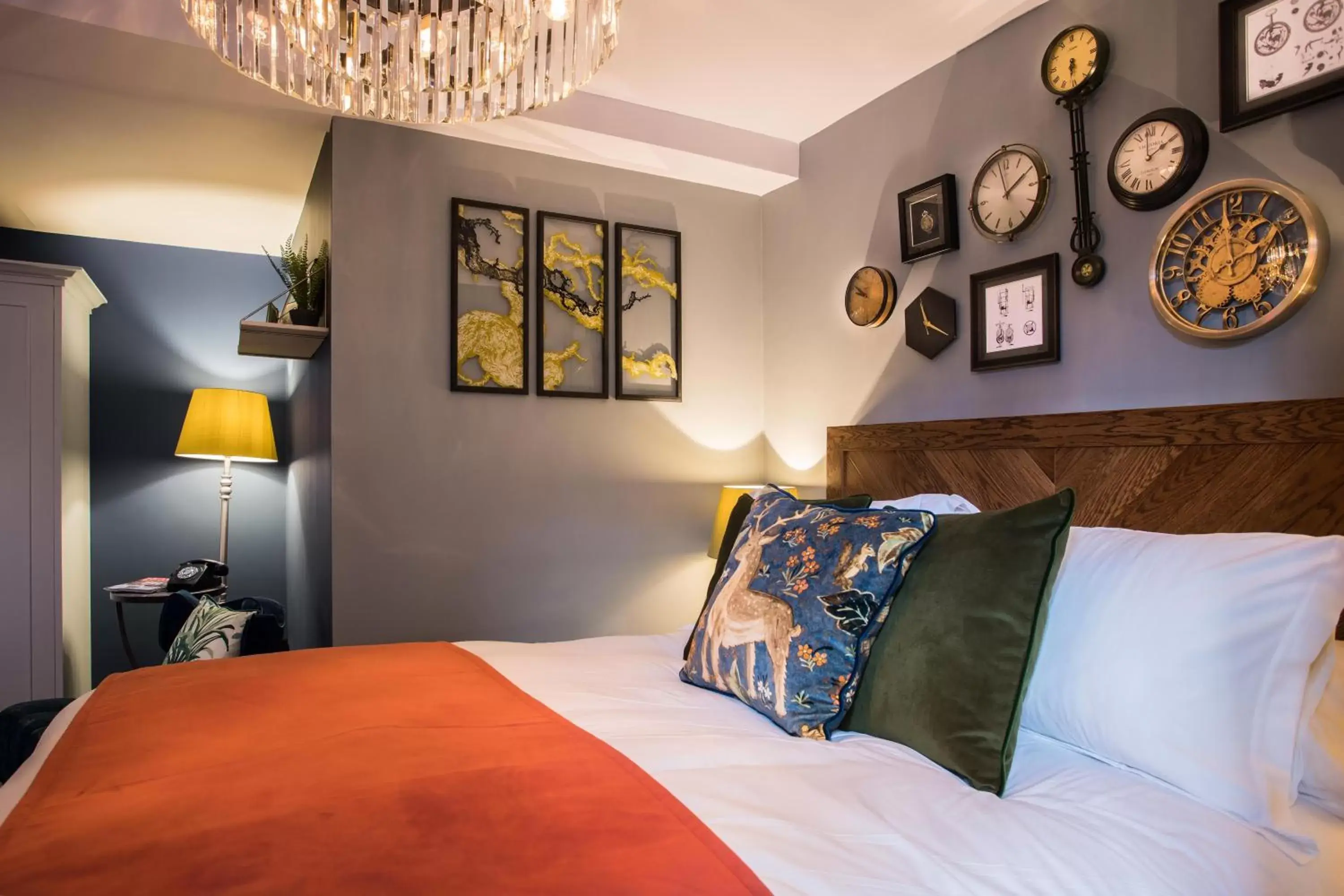 Standard Queen Room - Disability Access in Hotel Indigo - Stratford Upon Avon by IHG Standard Queen Room - Disability Access in Hotel Indigo - Stratford Upon Avon by IHG