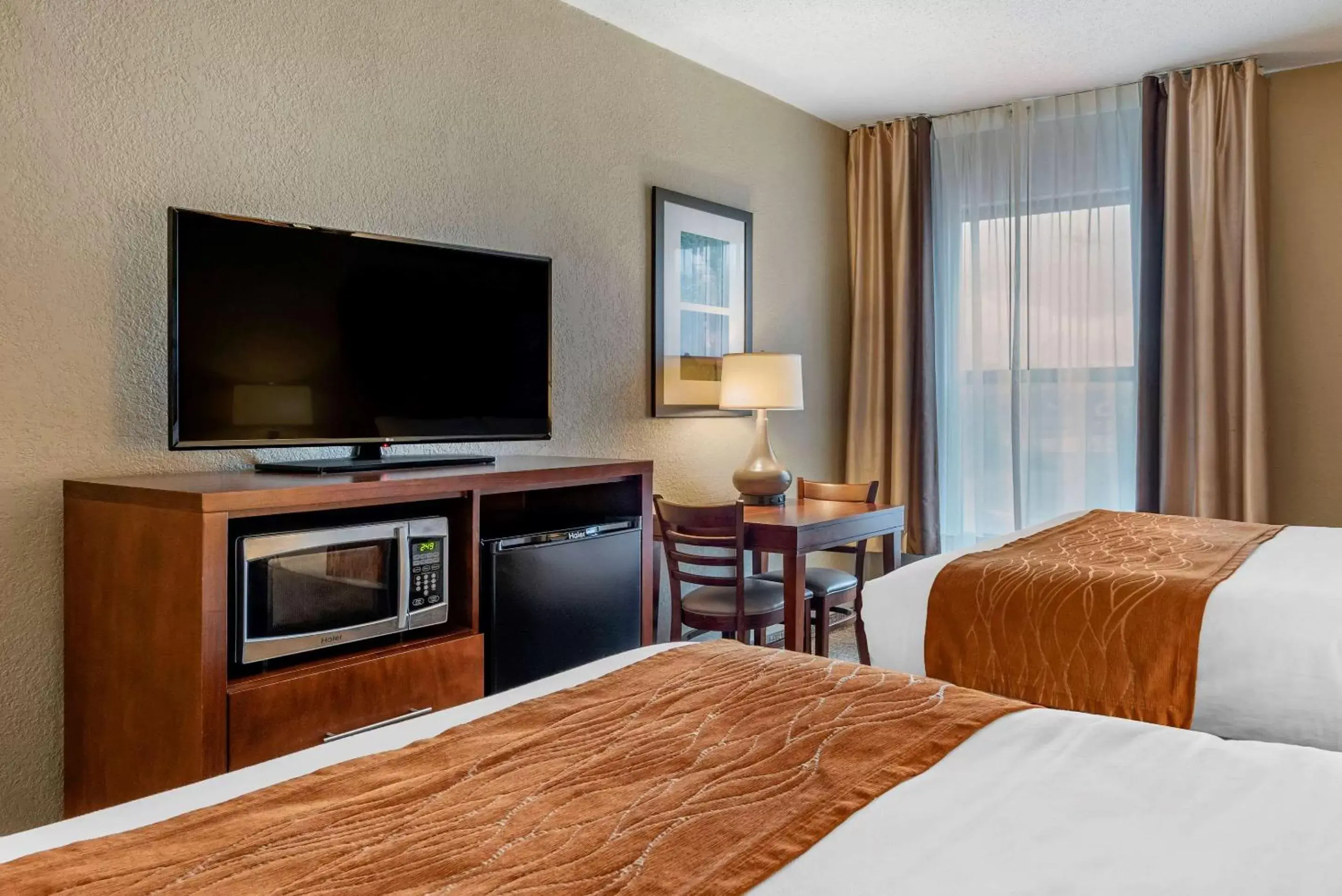 Queen Room with Two Queen Beds - Non-Smoking in Comfort Inn Madison near Clifty Falls Queen Room with Two Queen Beds - Non-Smoking in Comfort Inn Madison near Clifty Falls