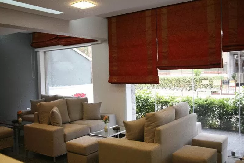 Lounge or bar in Hotel Des Roses