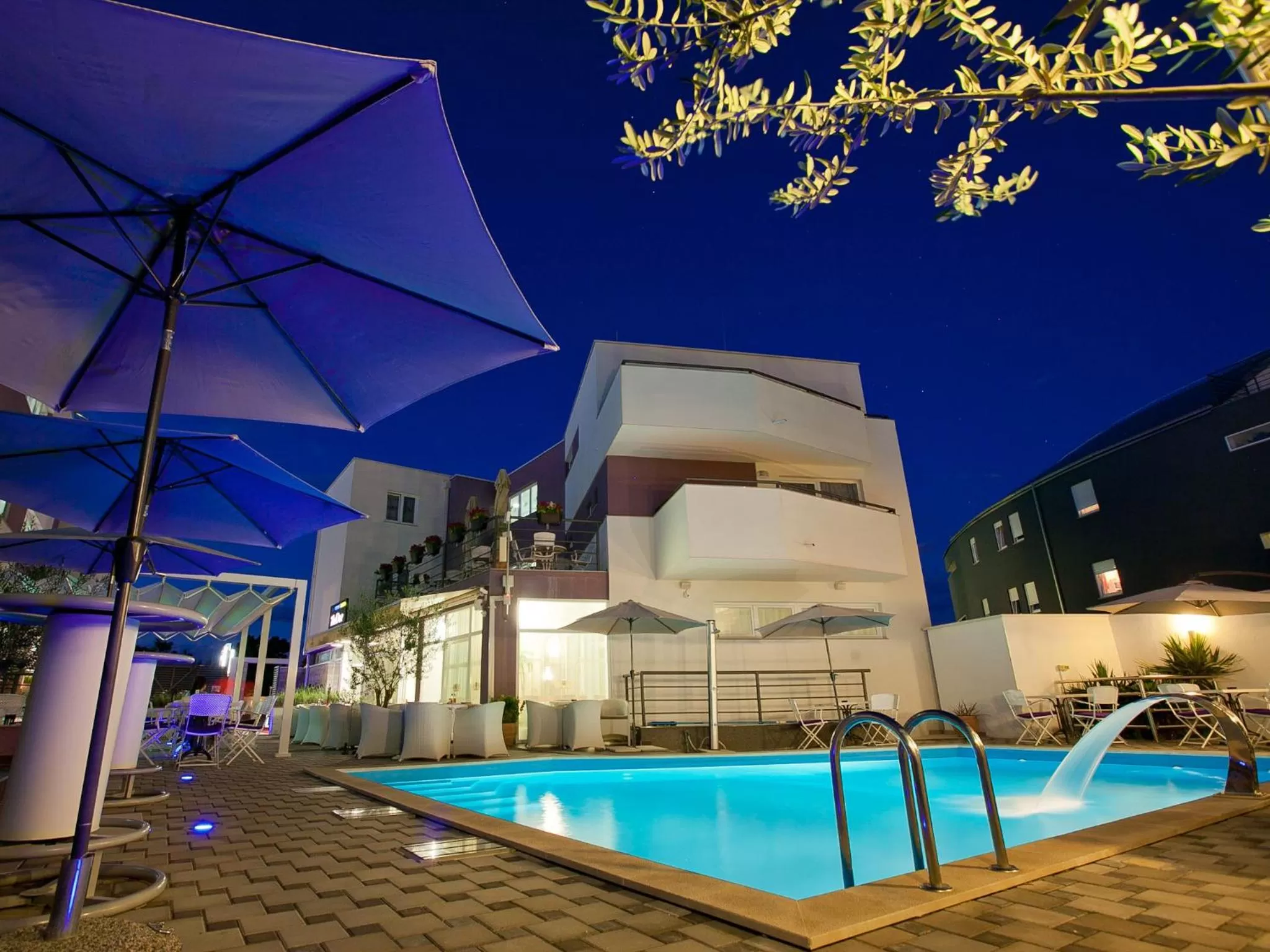 Property building in Hotel ZaDar