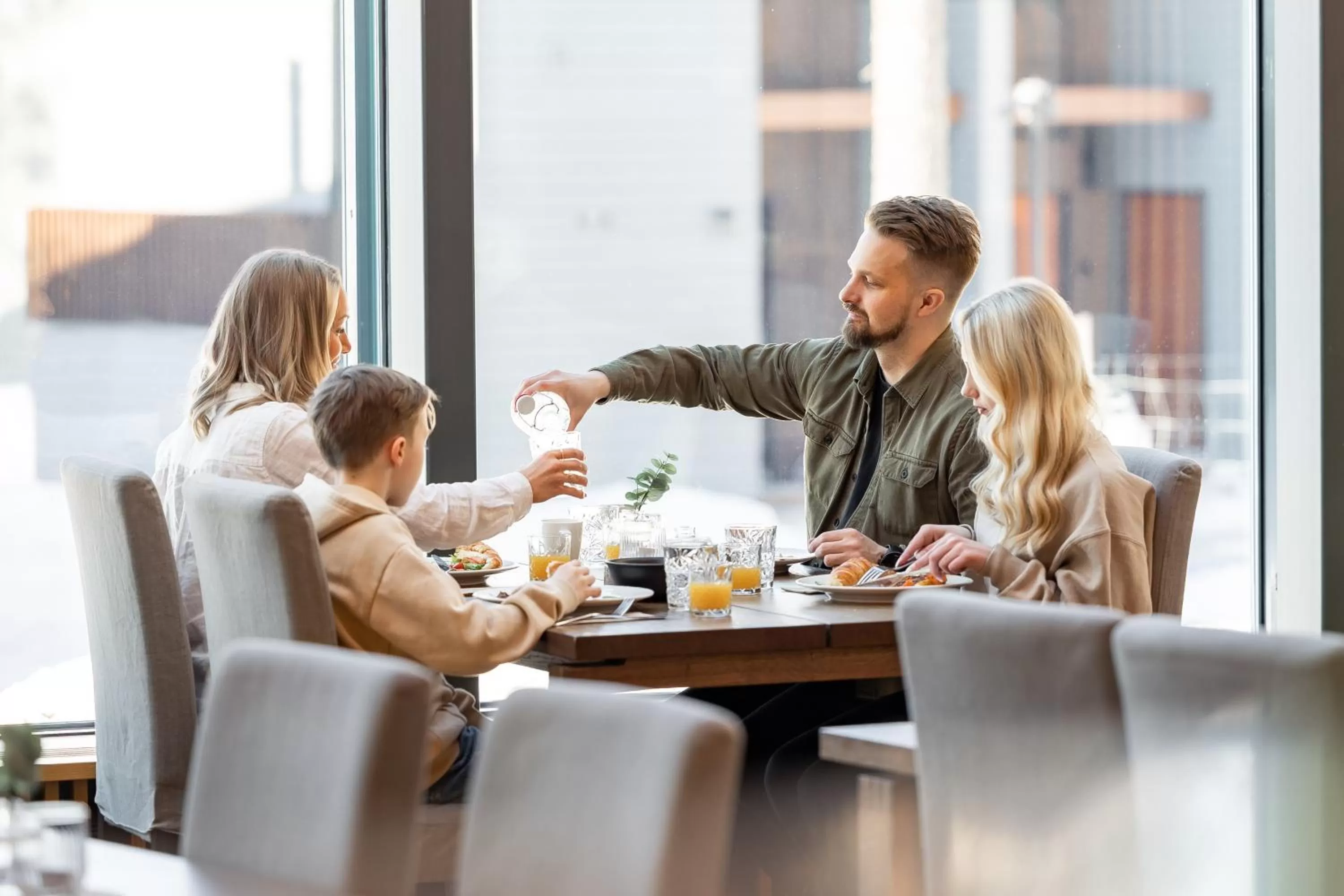 Restaurant/places to eat in Nova Skyland Hotel