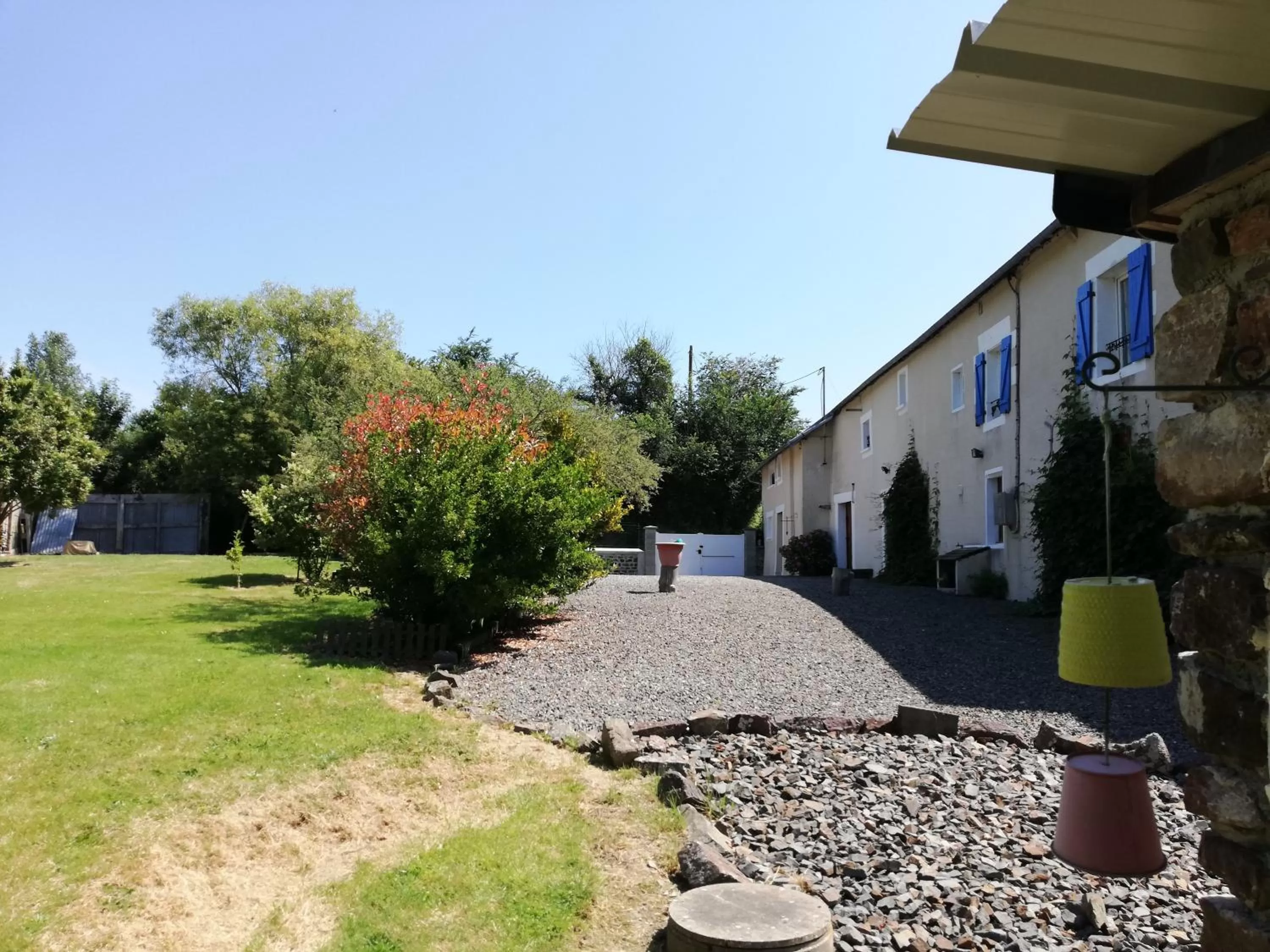 Property building in La Parisiere