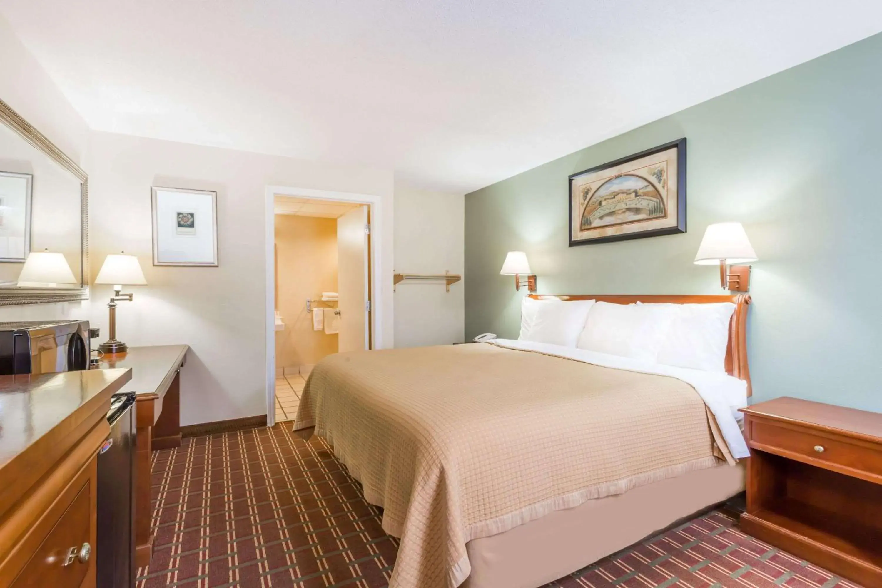 King Room - Disability Access/Non-Smoking in Days Inn by Wyndham Orangeburg King Room - Disability Access/Non-Smoking in Days Inn by Wyndham Orangeburg